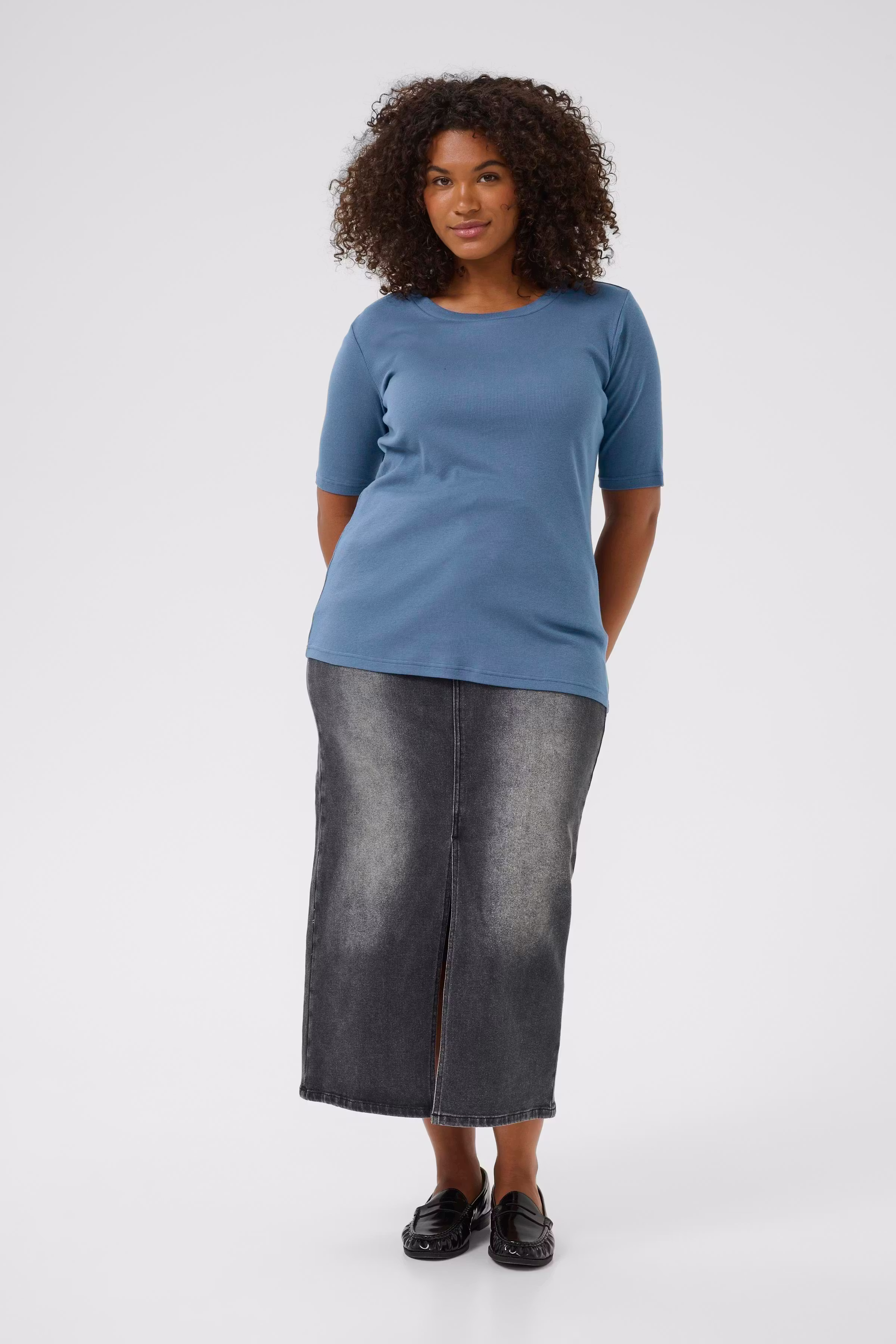 KCcarina T-shirt LOOKBOOK FRONT 10581627-184028