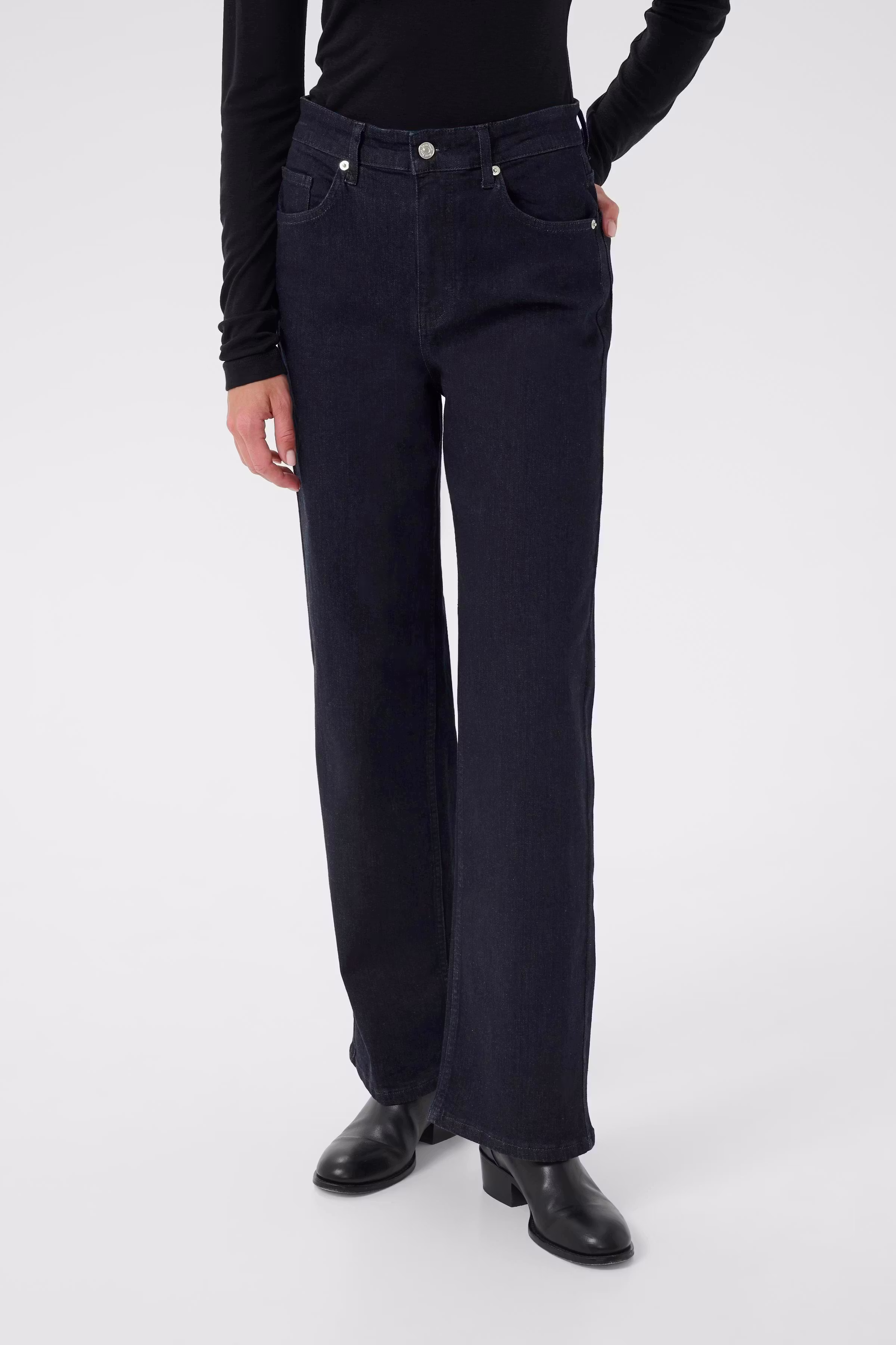 SimonaPW Jeans LOOKBOOK FRONT 30310060-300159