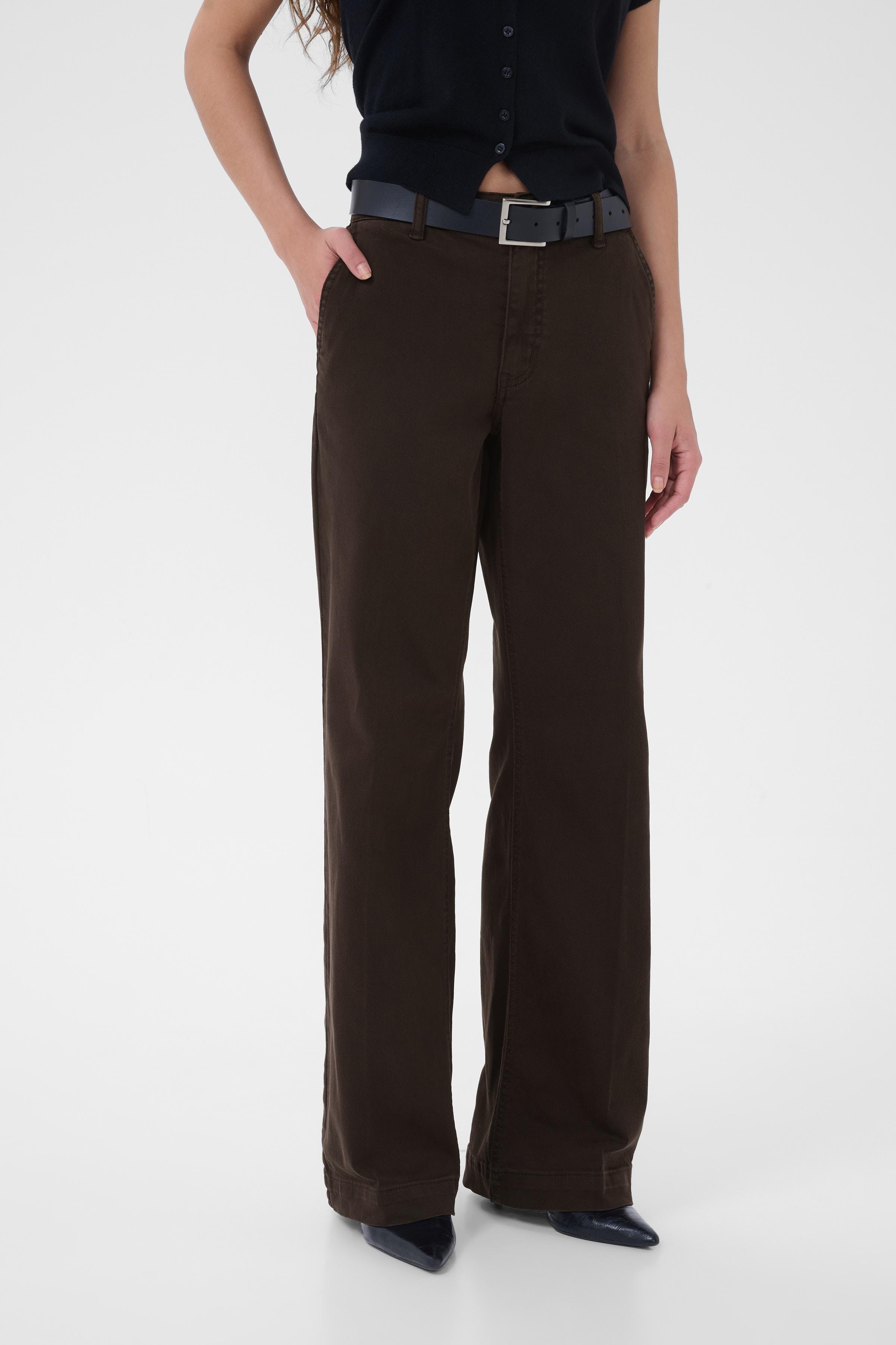 LaraMW Trousers LOOKBOOK FRONT 10705225-190840