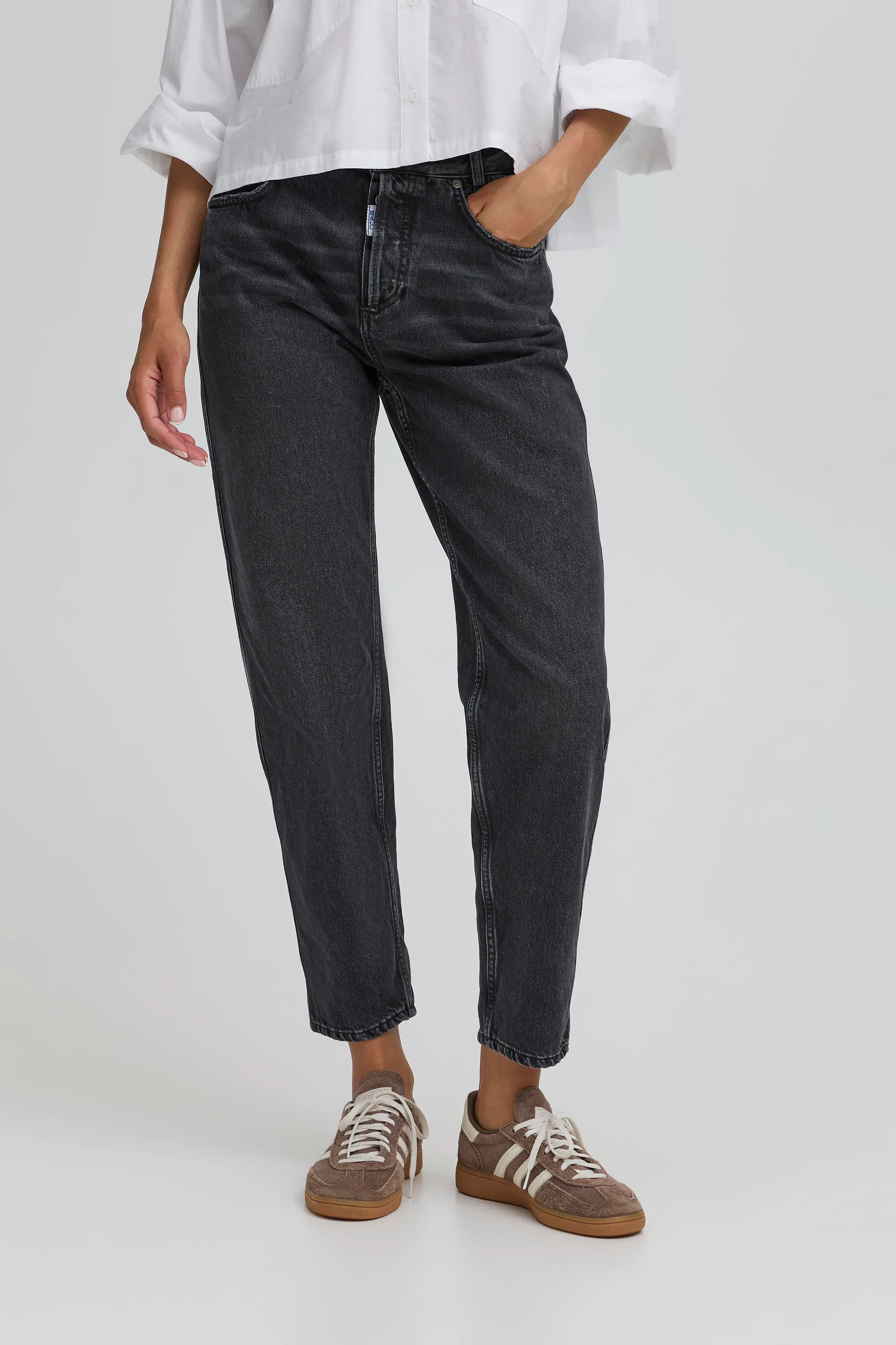 BAPAOLO Cropped Jeans LOOKBOOK FRONT 50405283-205277