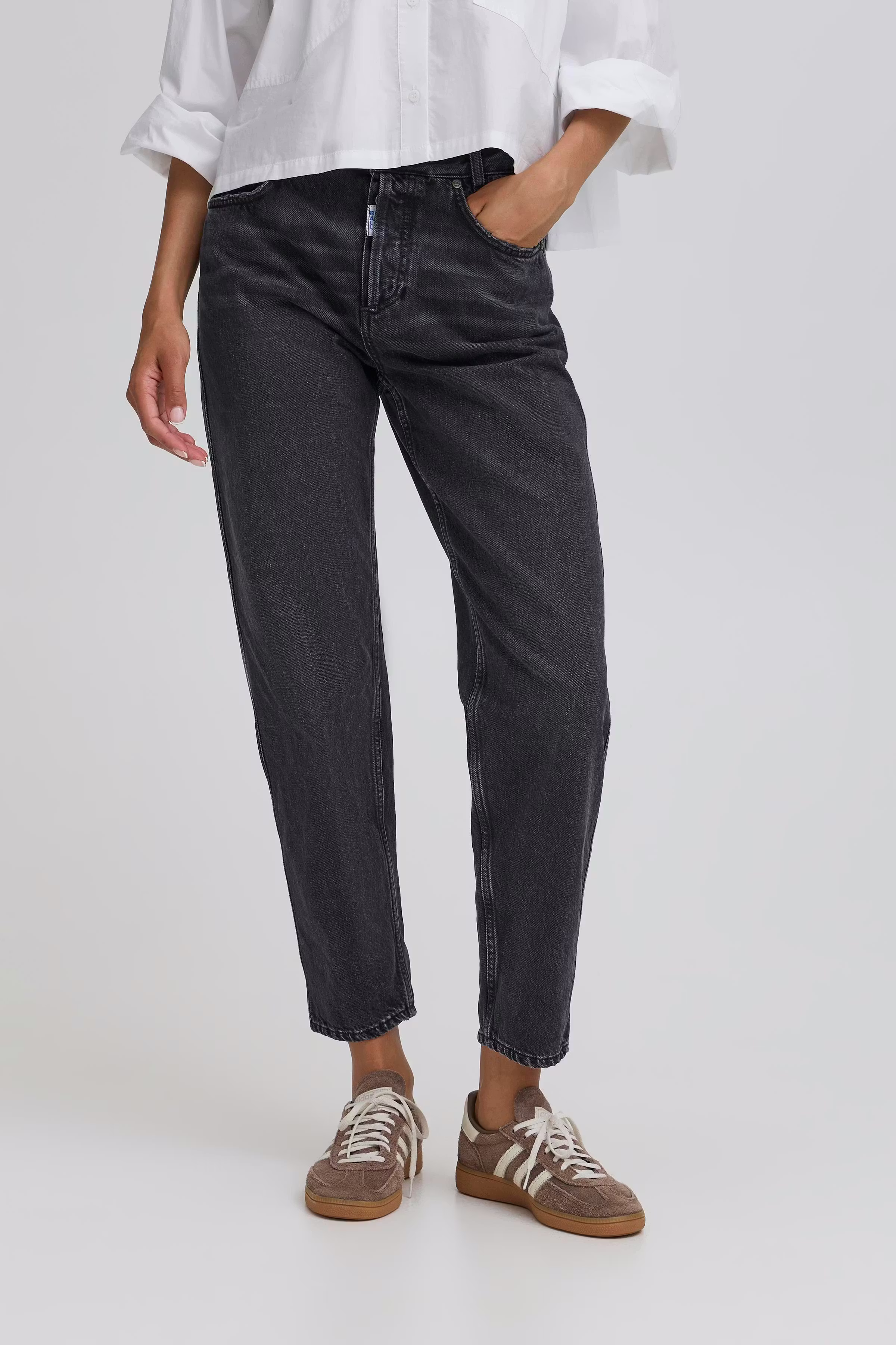 BAPAOLO Cropped Jeans LOOKBOOK FRONT 50405283-205277