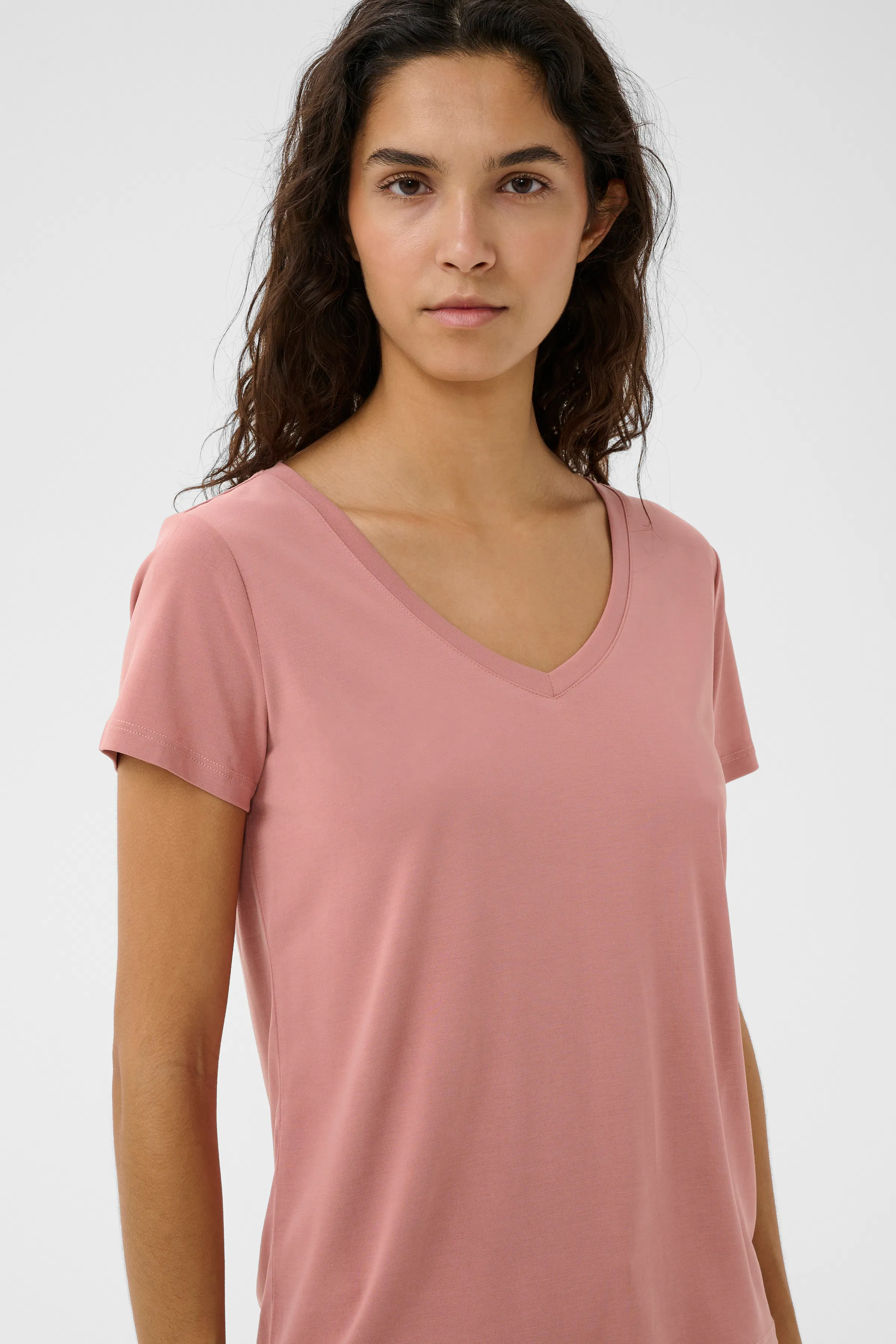 SLColumbine V-neck T-shirt LOOKBOOK DETAIL 30404284-171514