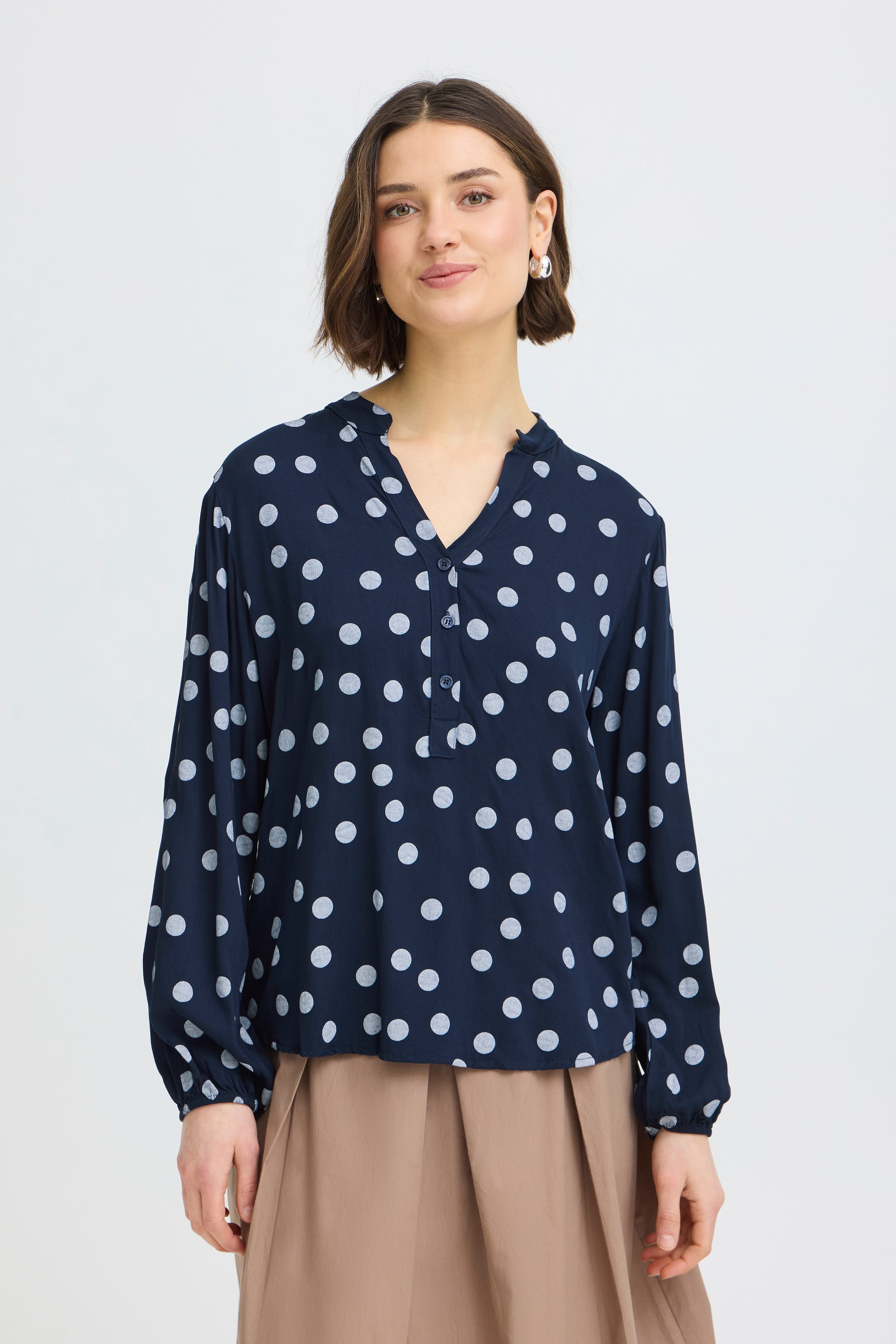 FRCARMEN Blouse LOOKBOOK FRONT 20618796-900015631