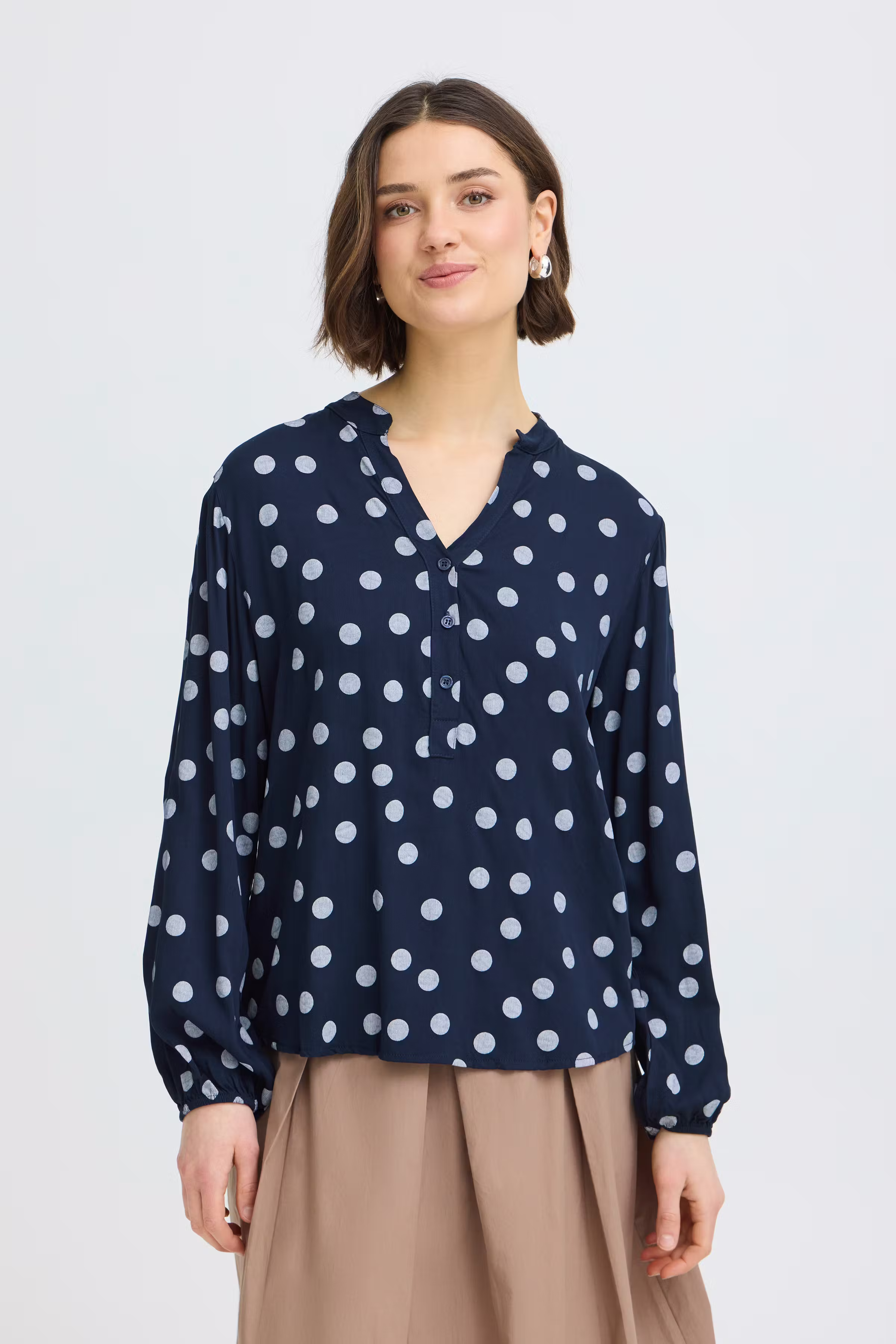 FRCARMEN Bluse LOOKBOOK FRONT 20618796-900015631