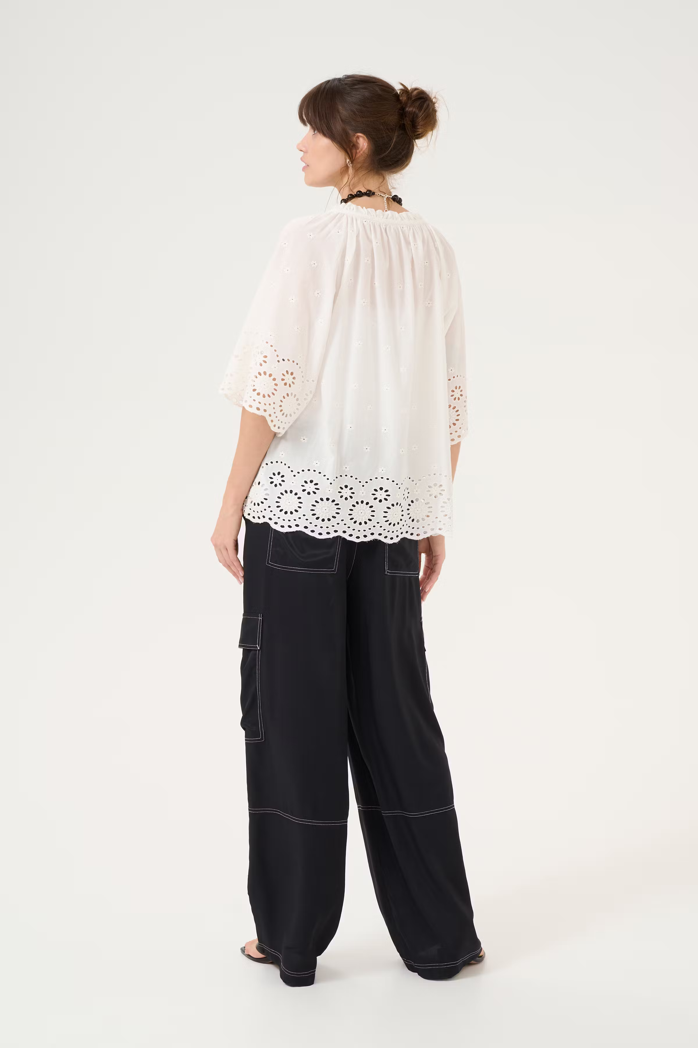 CUreya Blouse LOOKBOOK BACK 50111668-500013