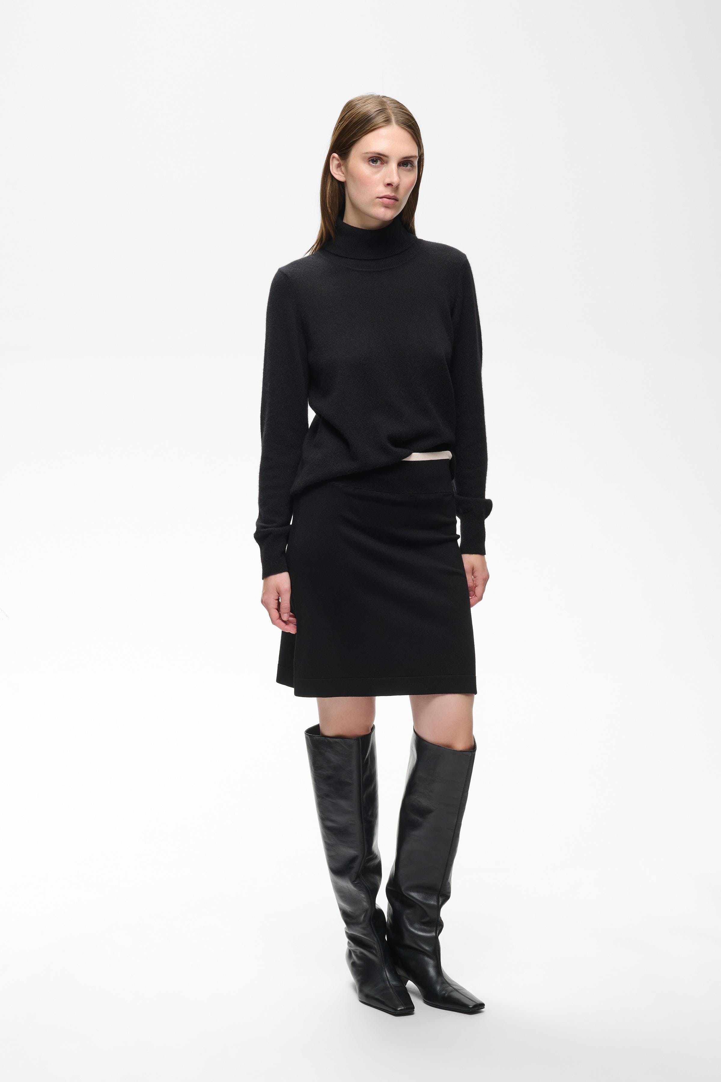 ZusanIW Skirt LOOKBOOK FRONT 30111349-194008