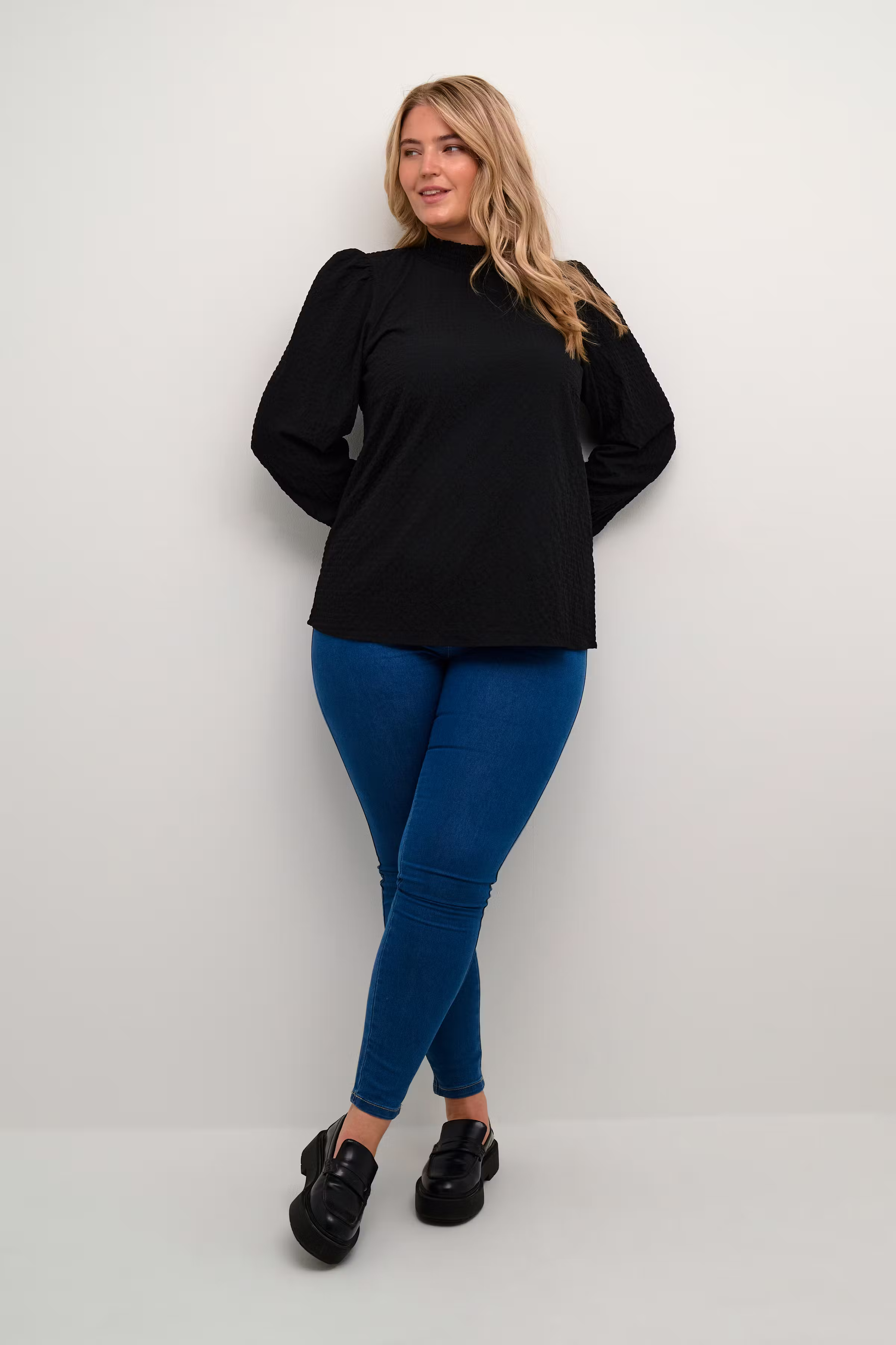 KCditta Blouse LOOKBOOK FRONT 10582235-100121