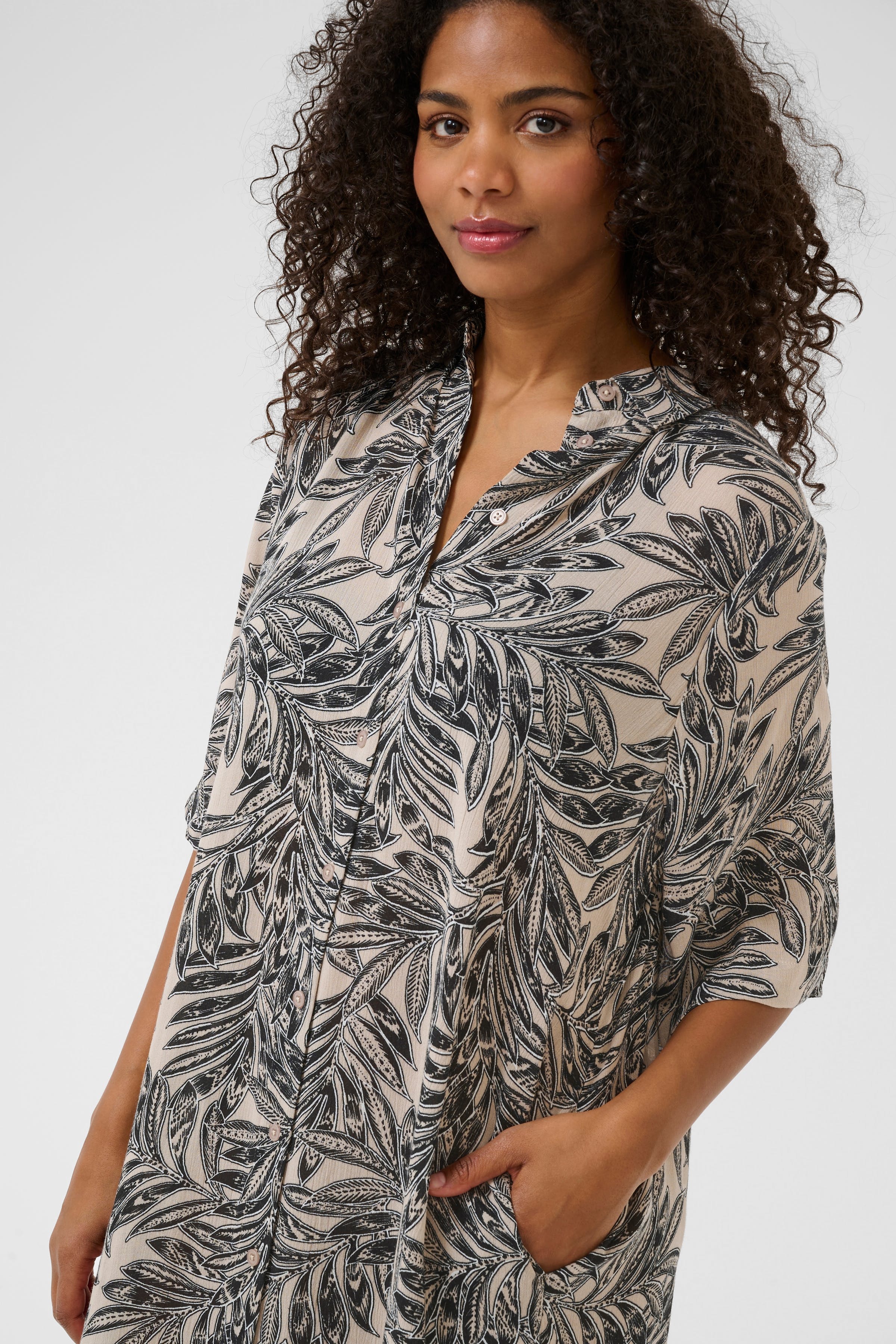 KAthora Kleid LOOKBOOK DETAIL 10510040-108185