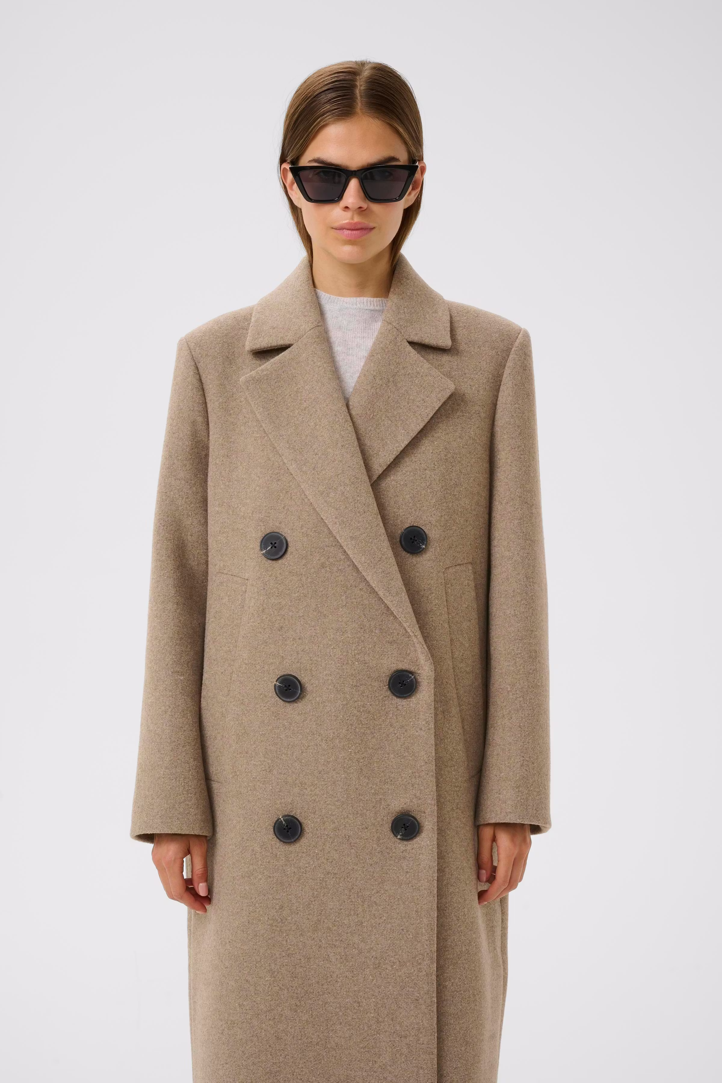 YunahIW Mantel LOOKBOOK FRONT 30110610-1813041