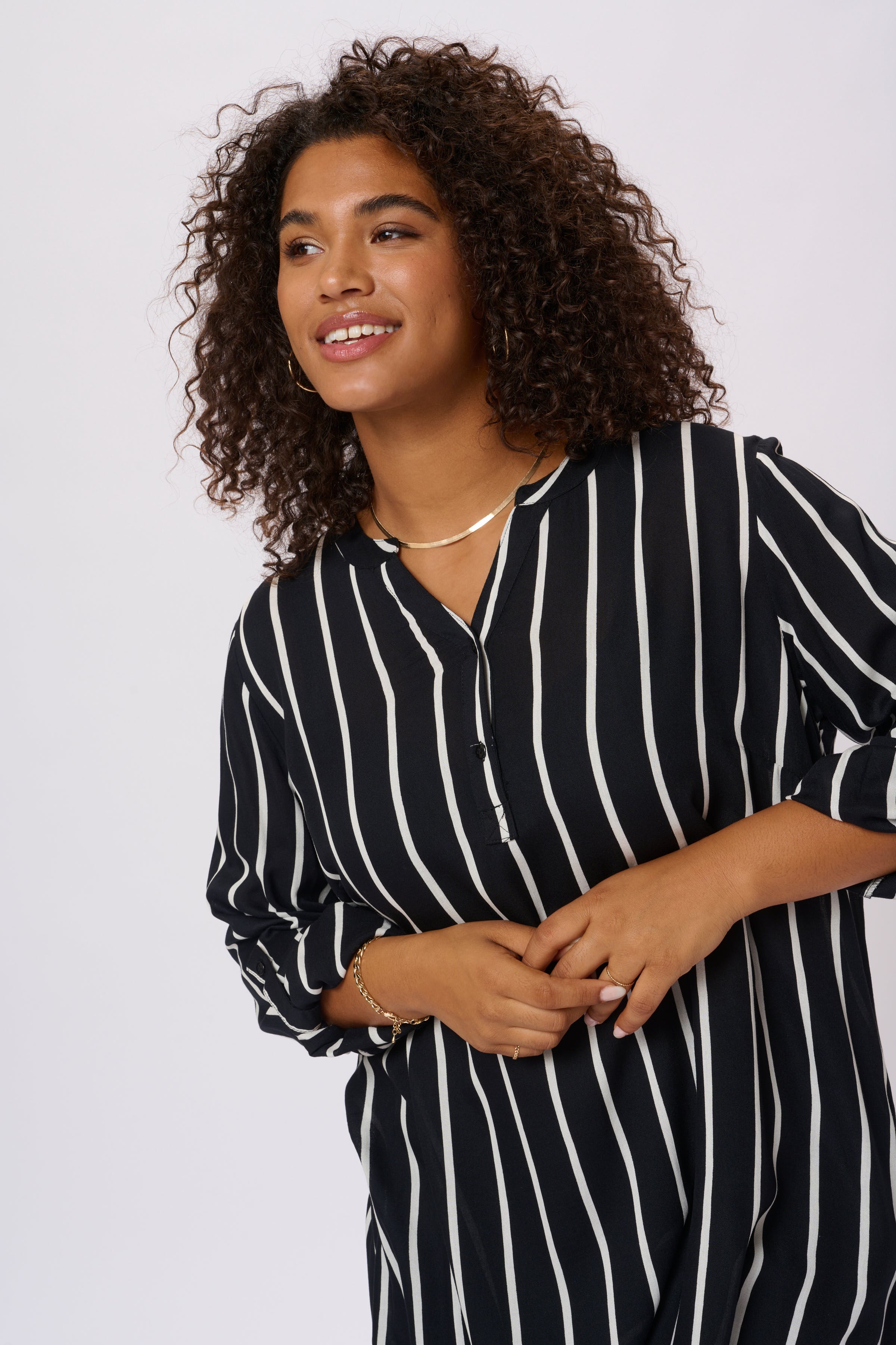 KCmilana Kleid LOOKBOOK DETAIL 10580625-100596