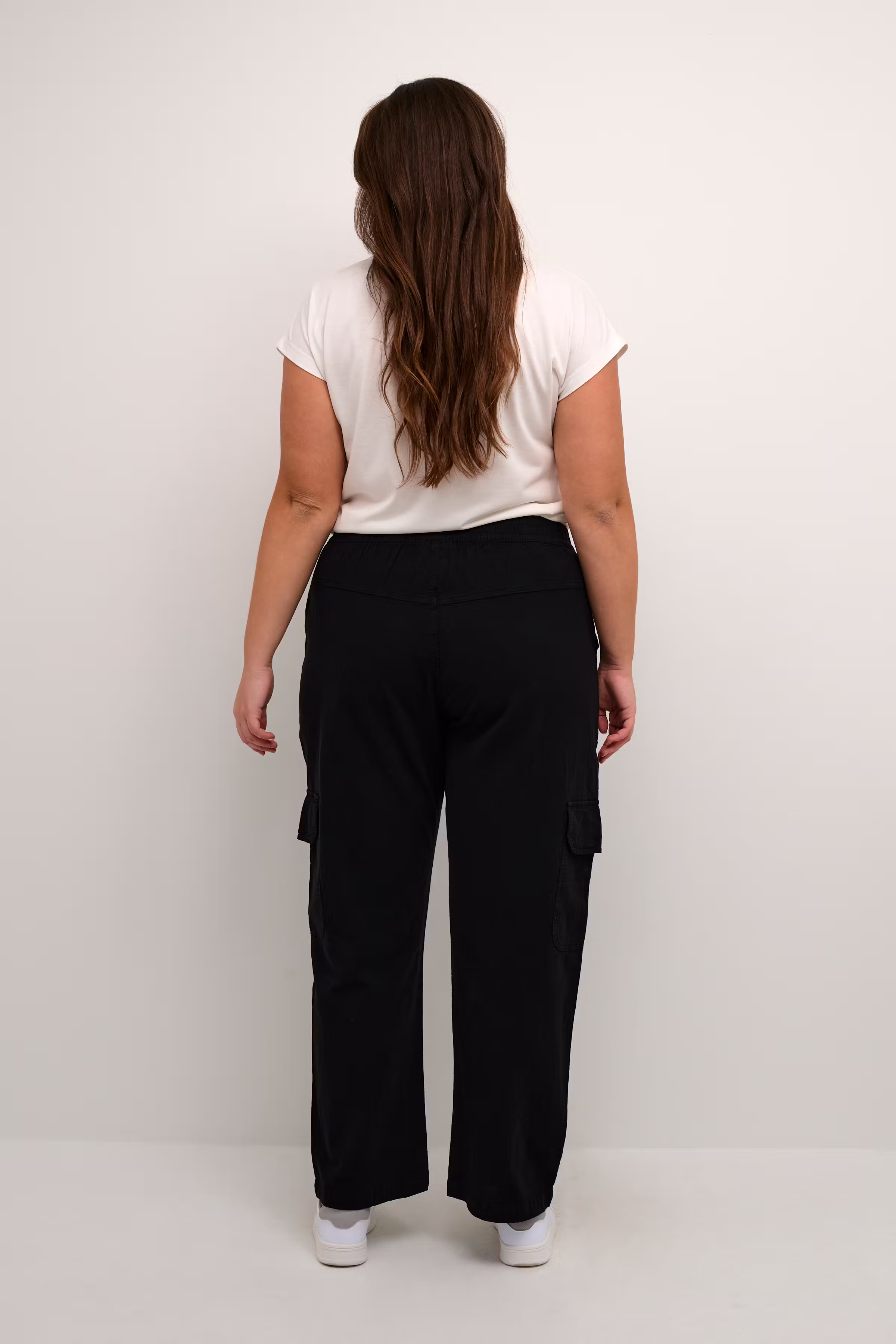 KCnana Cargo Broek LOOKBOOK BACK 10582110-100121