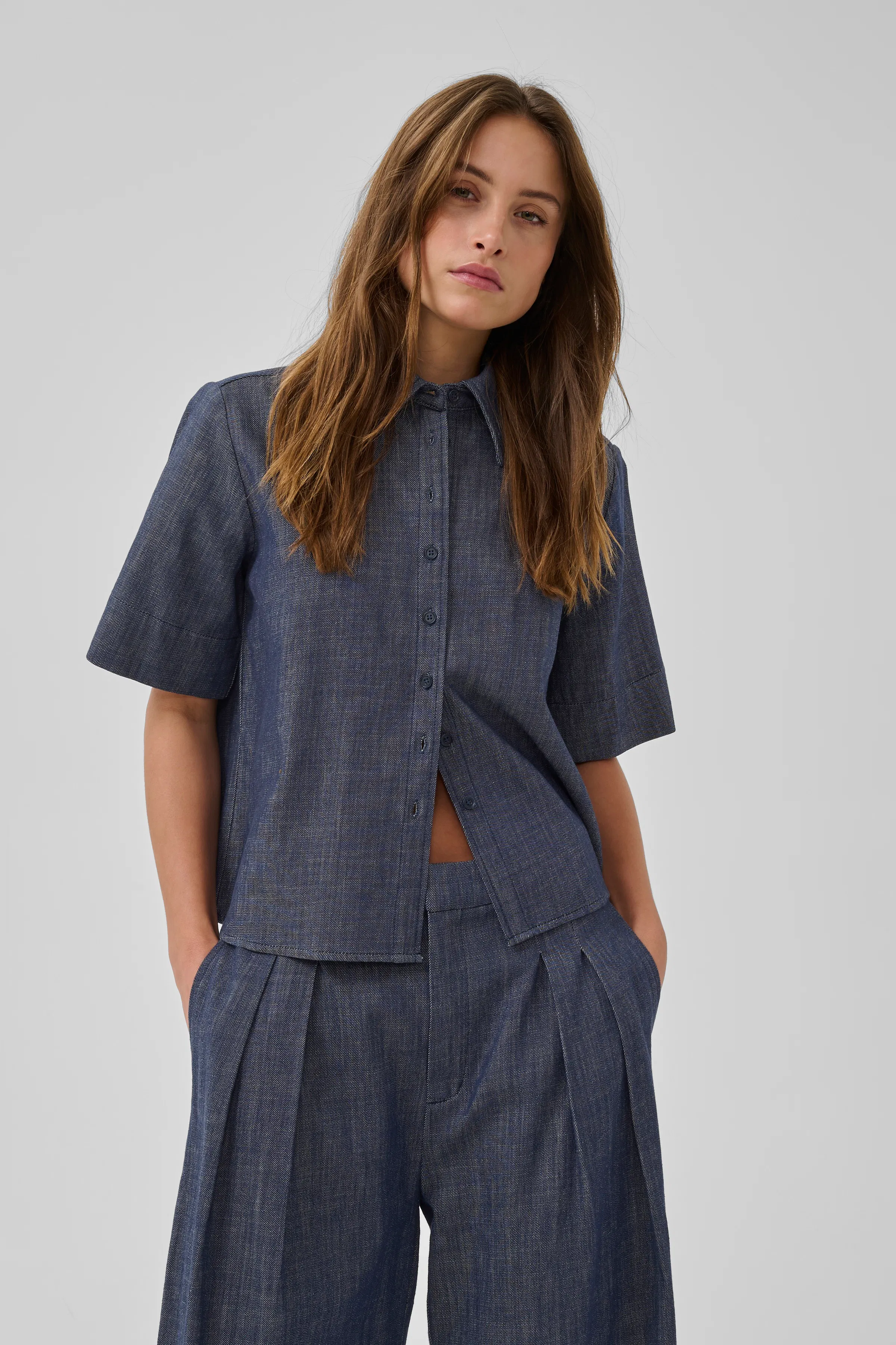 MWDazzie Shirt LOOKBOOK FRONT 10705591-100061