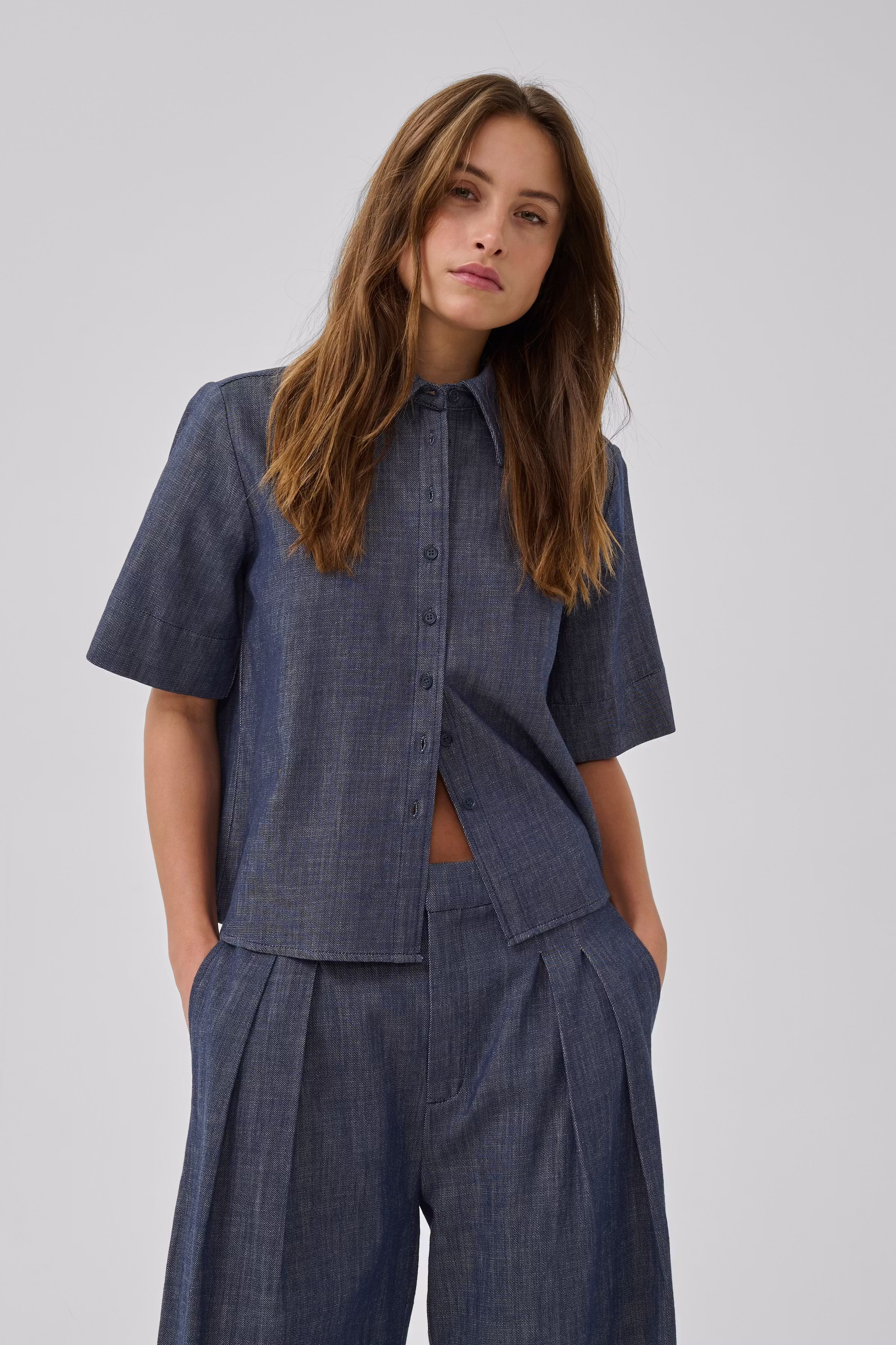 MWDazzie Shirt LOOKBOOK FRONT 10705591-100061