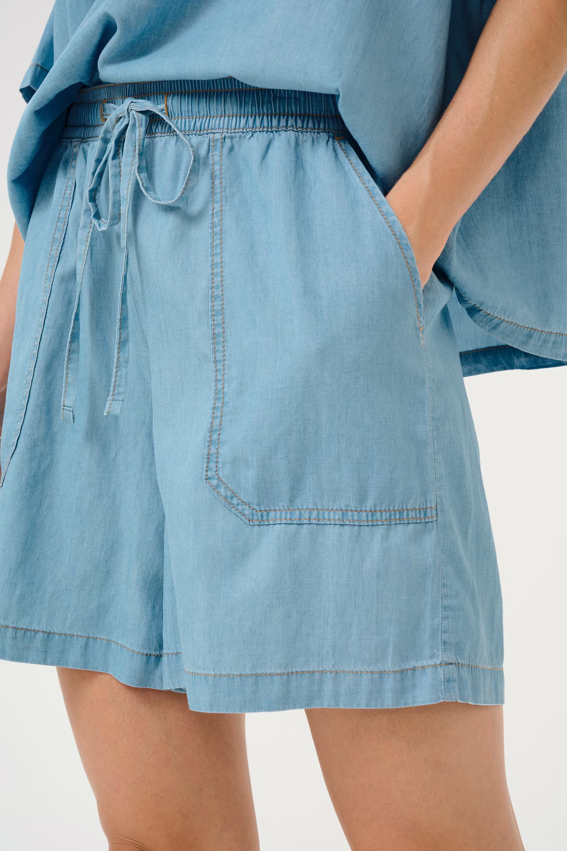 CUcitha Shorts LOOKBOOK FRONT 50111804-500027