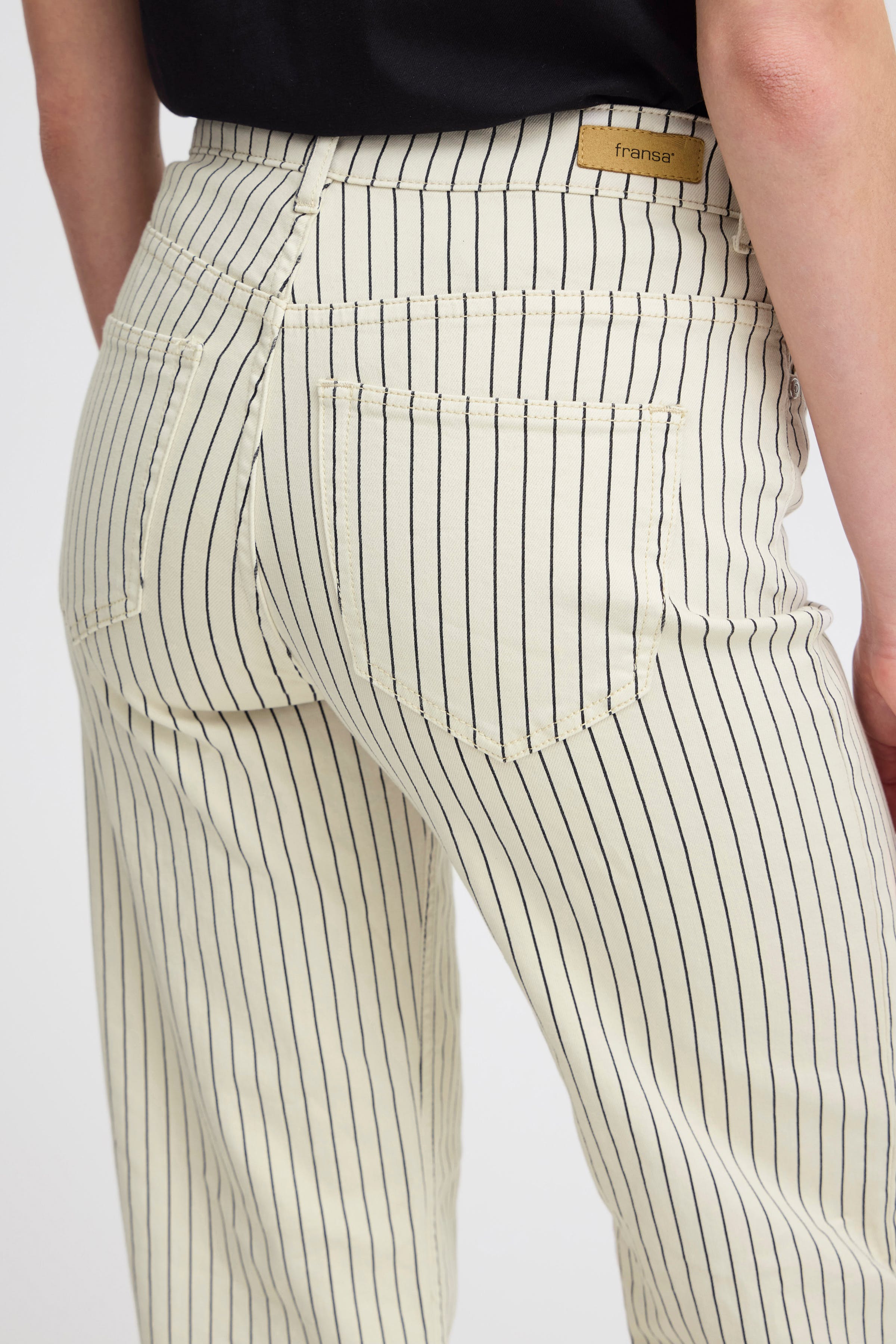 FRLINA Hose LOOKBOOK DETAIL 20613880-203359