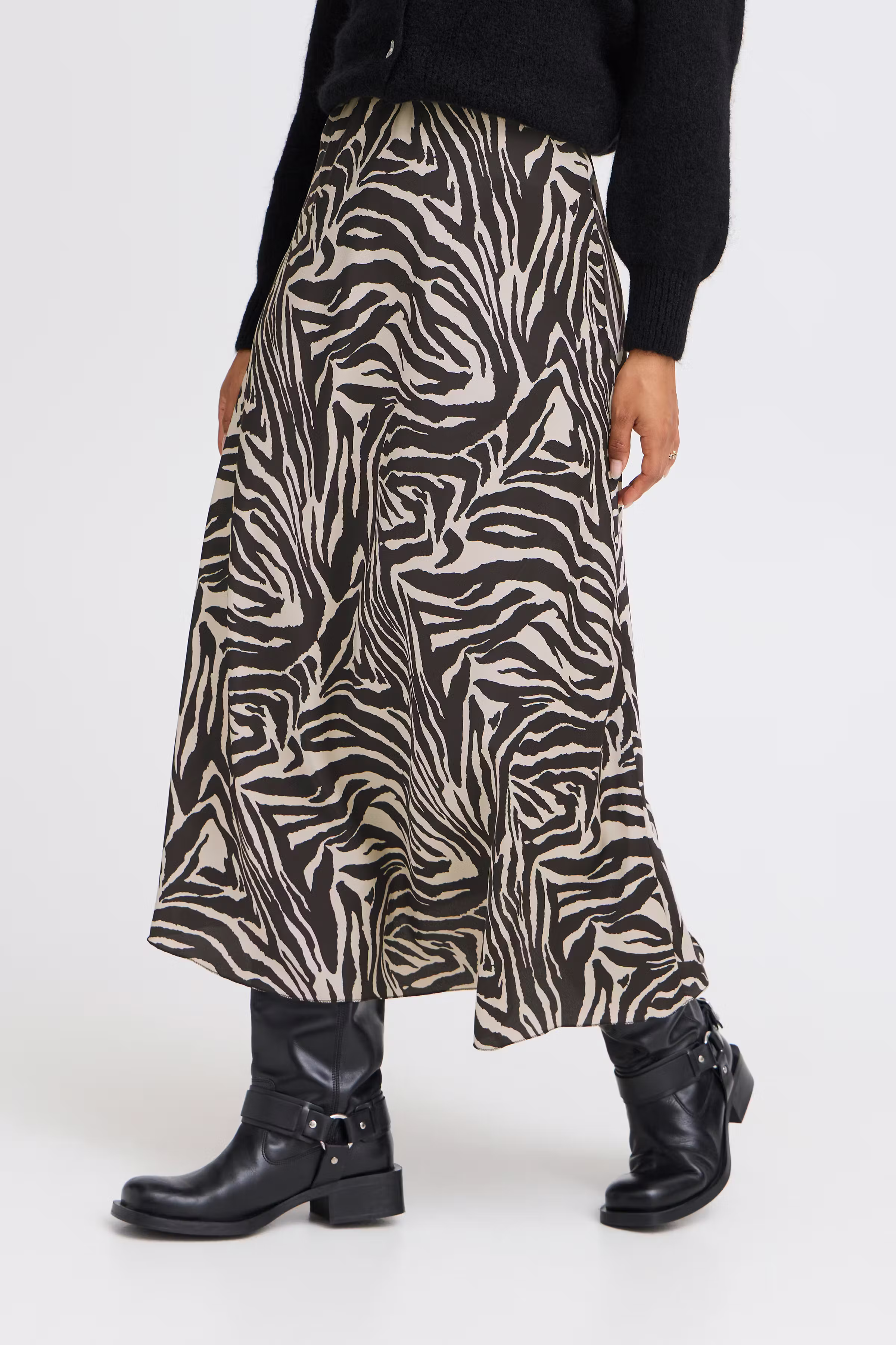 SBLANNA Skjørt LOOKBOOK FRONT 22100750-203779