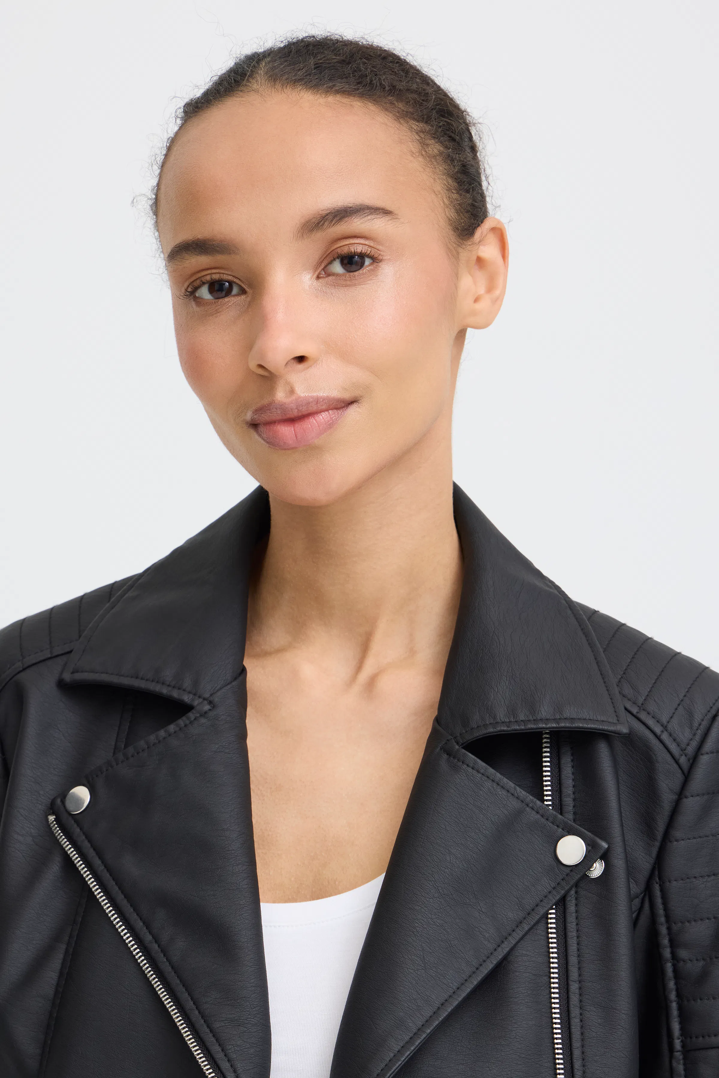 BYACOM Yttertøy LOOKBOOK DETAIL 20819700-194008