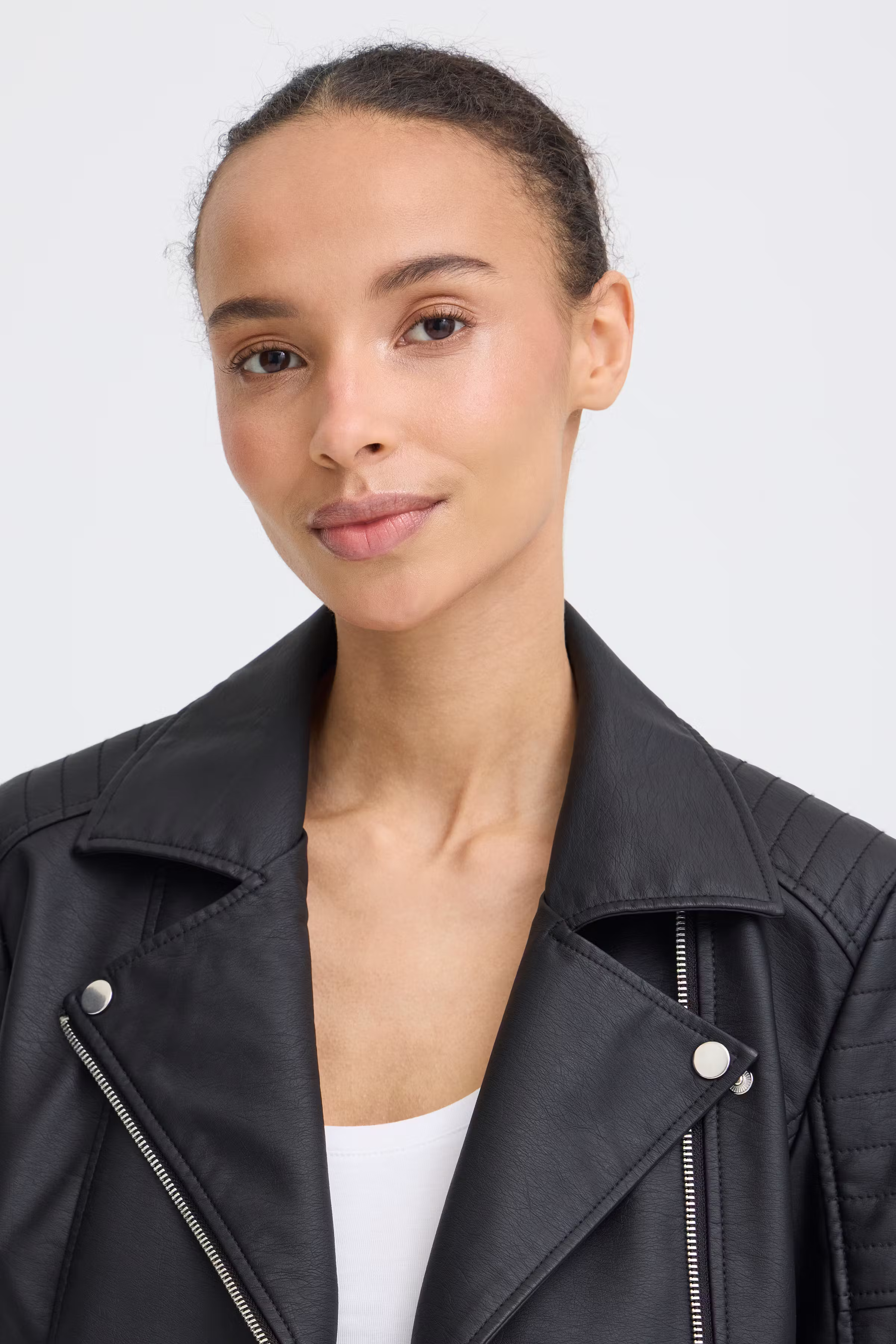 BYACOM Yttertøy LOOKBOOK DETAIL 20819700-194008