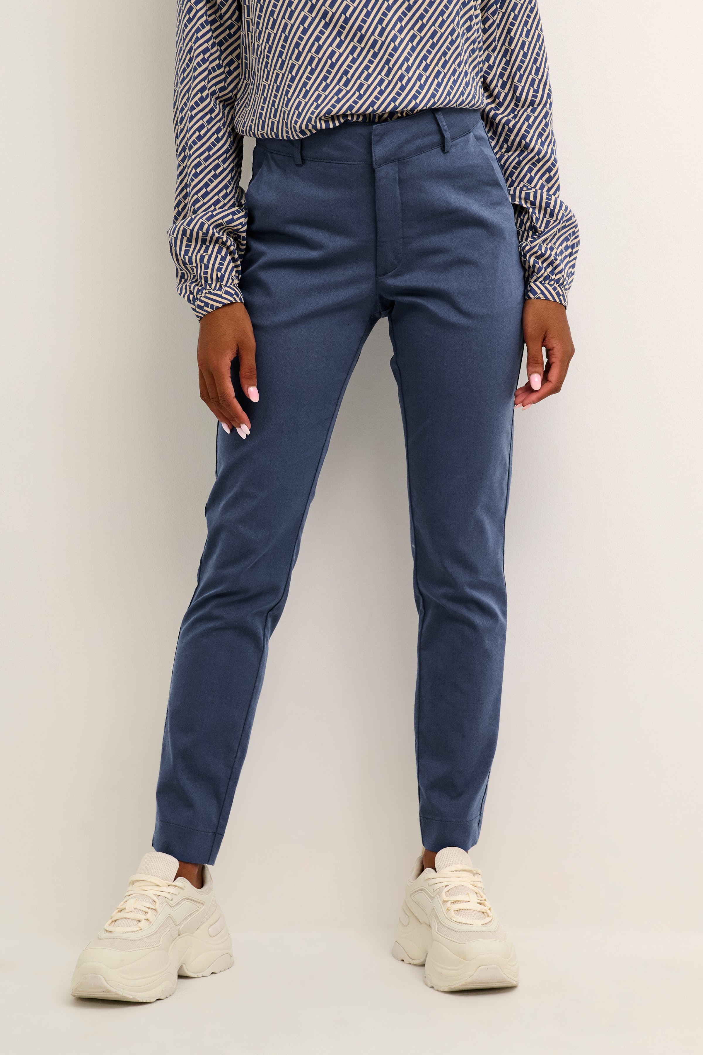 KAlea Bukser LOOKBOOK FRONT 10505191-193929