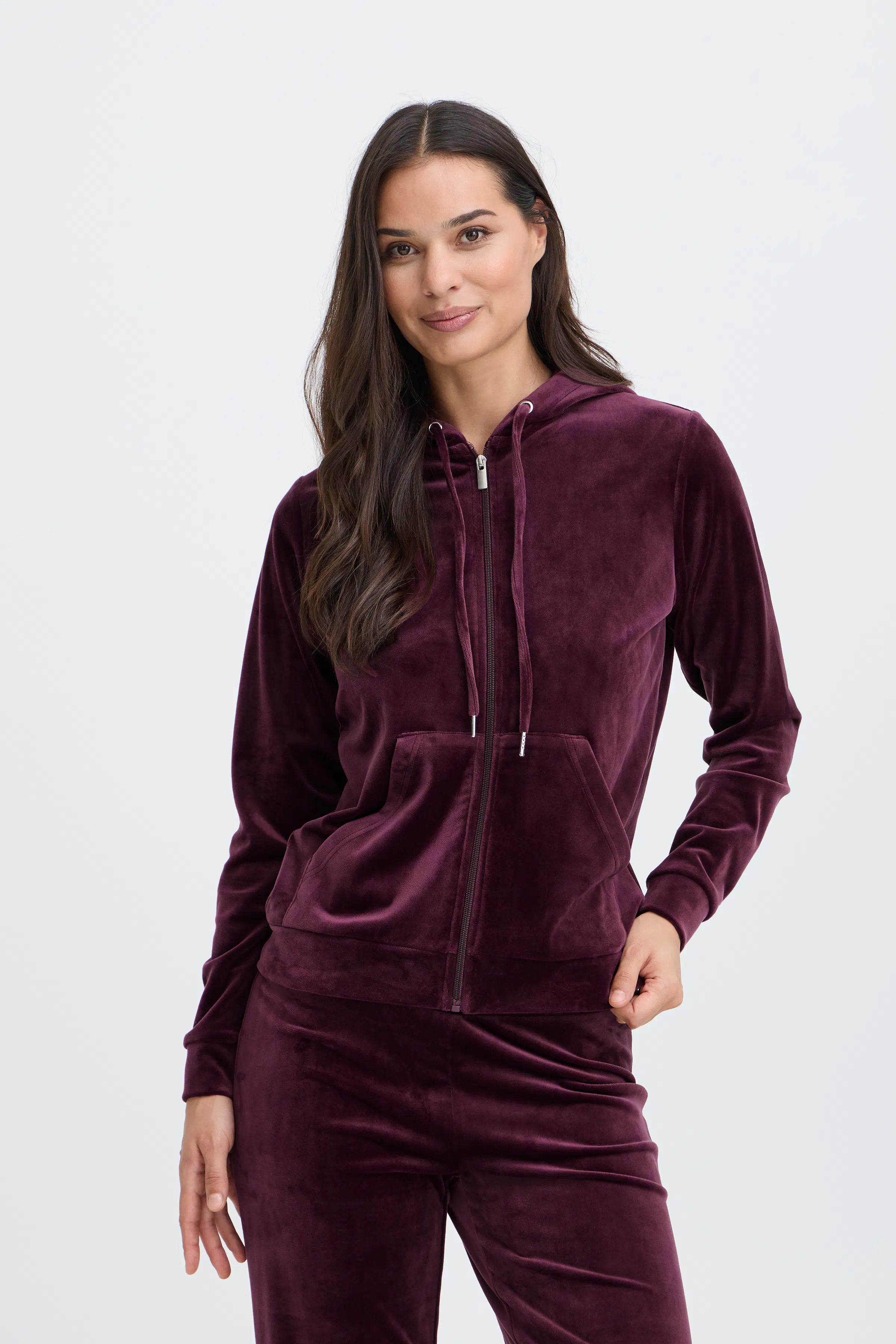BYSTILLA Veloursett LOOKBOOK FRONT 20816019-191718