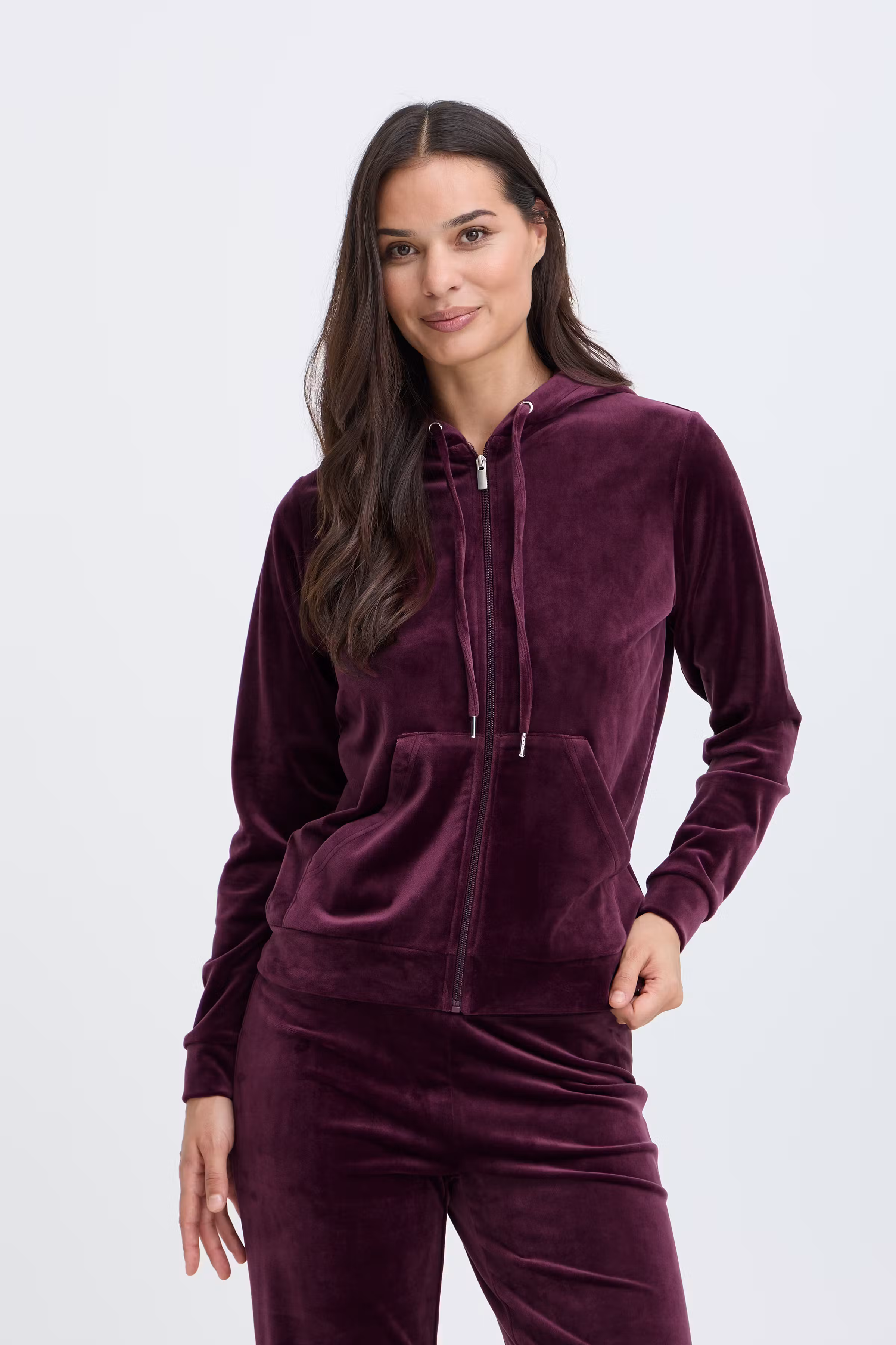 BYSTILLA Veloursett LOOKBOOK FRONT 20816019-191718