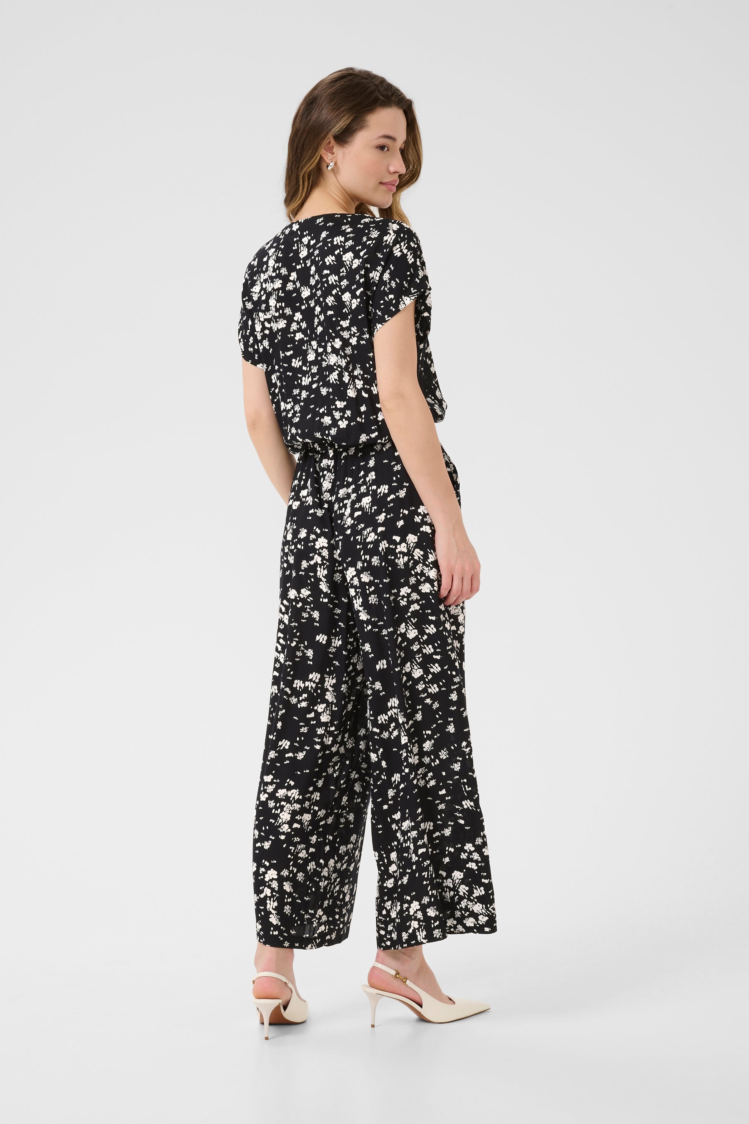 KAbeathe Jumpsuit LOOKBOOK BACK 10508898-107908