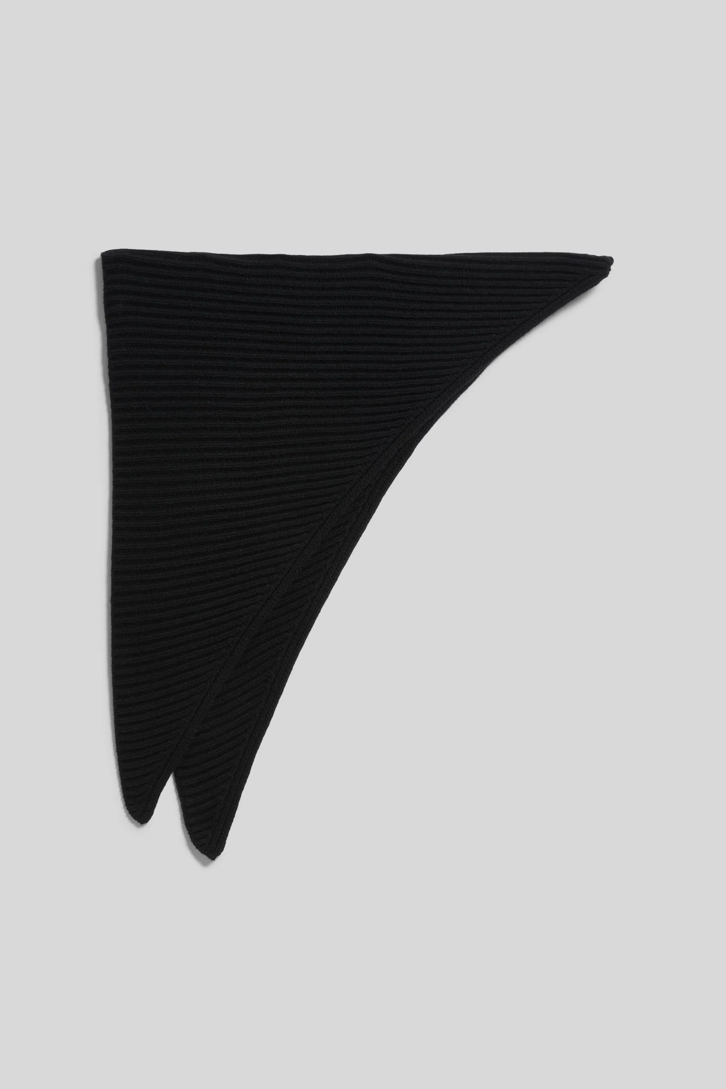 IOAmeila Scarf PACK FRONT 30600037-BK999