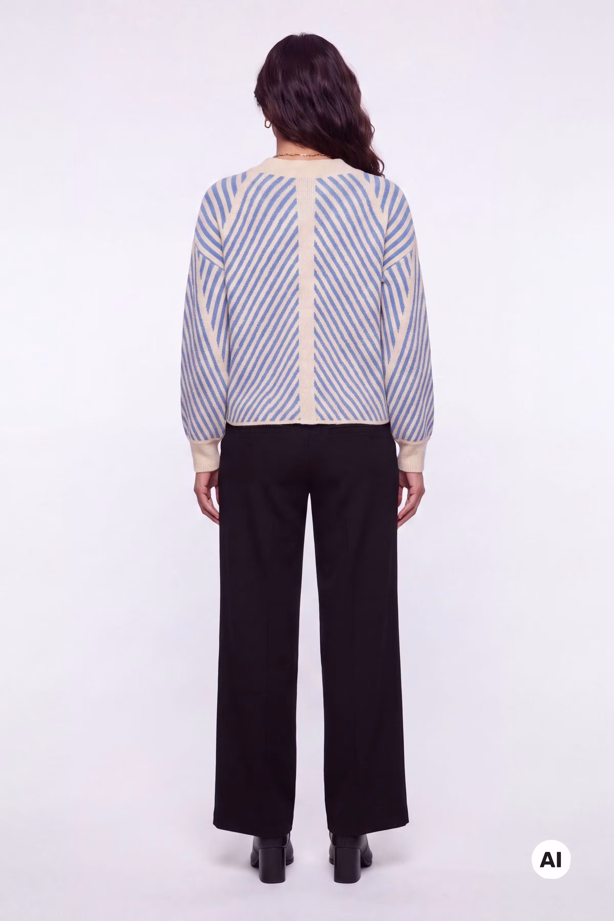 KAvera Pullover LOOKBOOK BACK 10507817-104928