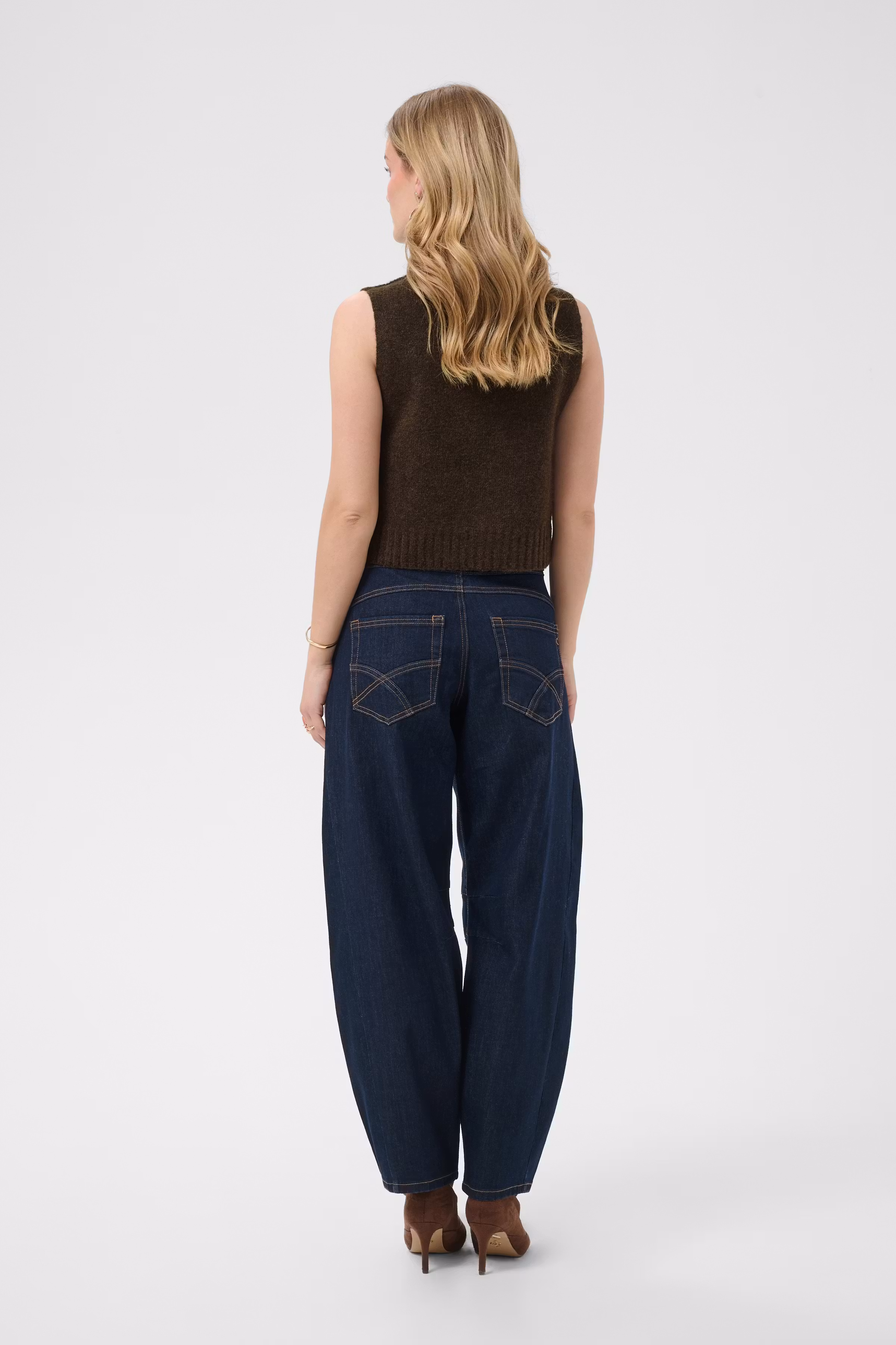 CRElsie Slipover LOOKBOOK BACK 10615533-191016