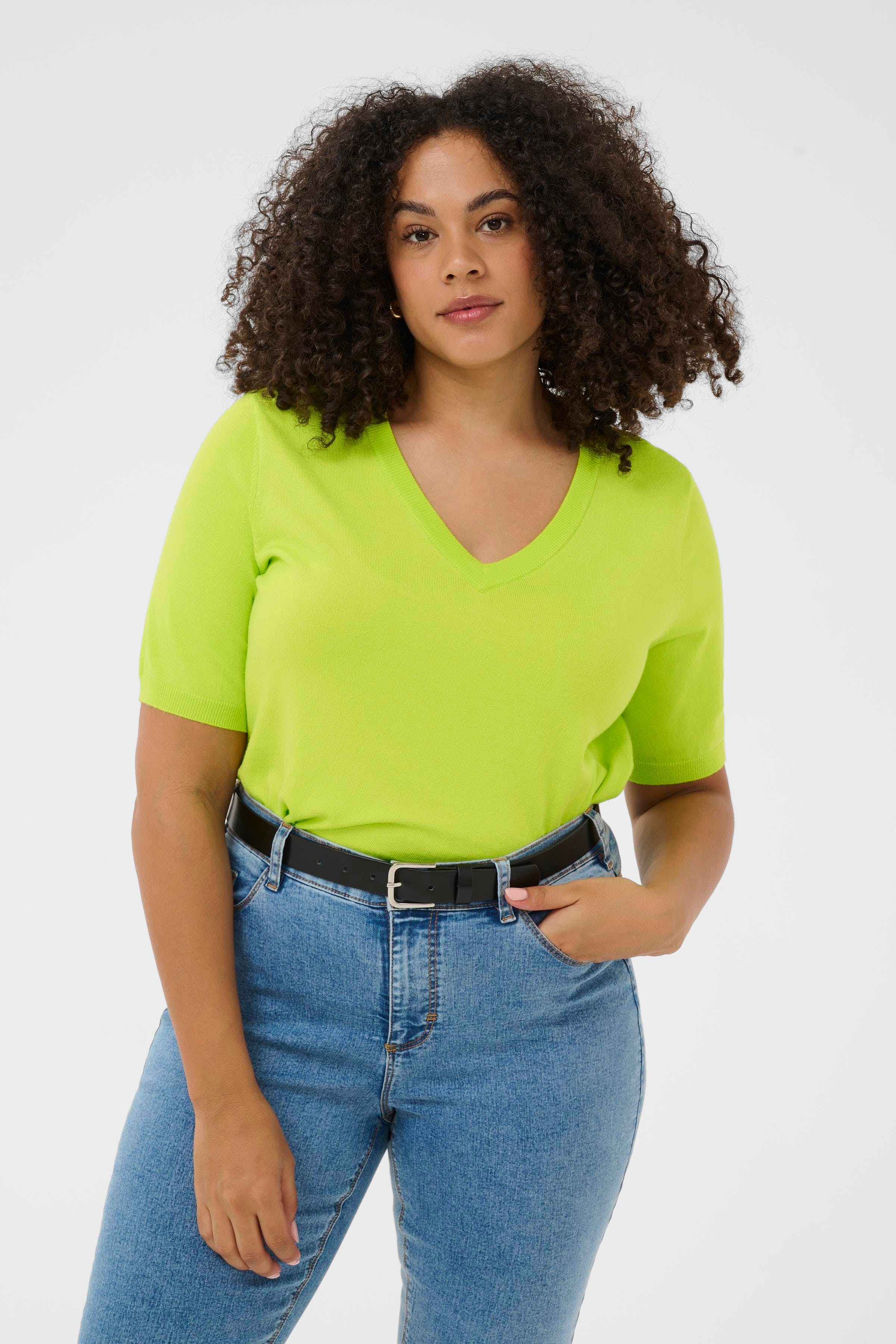 KClizzy Pullover LOOKBOOK FRONT 10582490-130540