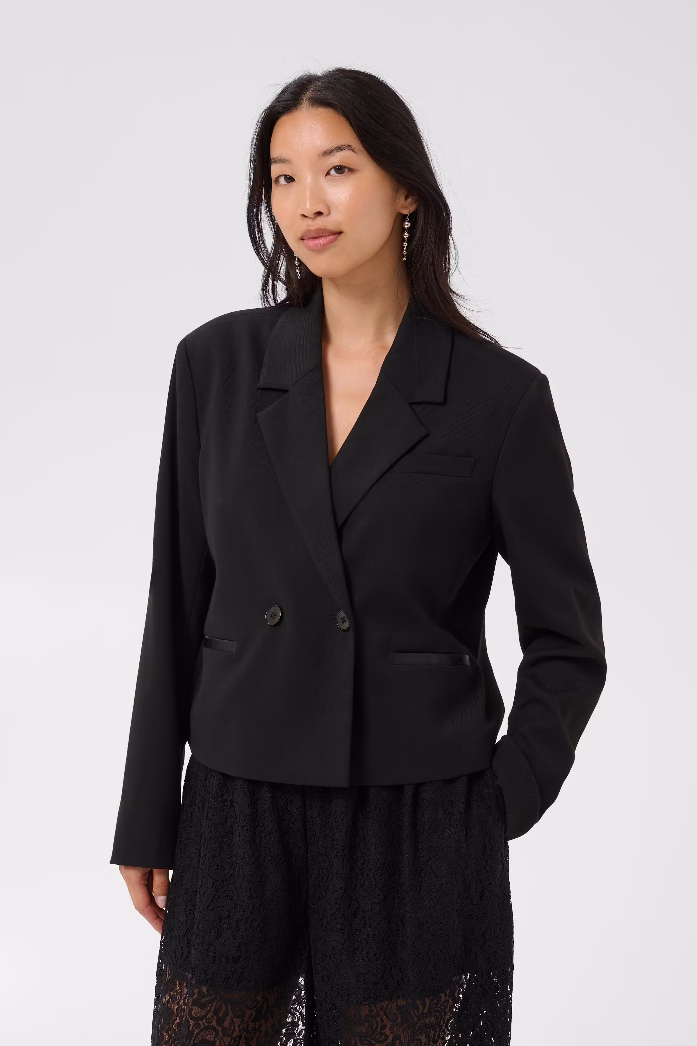DamlaPW Blazer LOOKBOOK FRONT 30310933-194008
