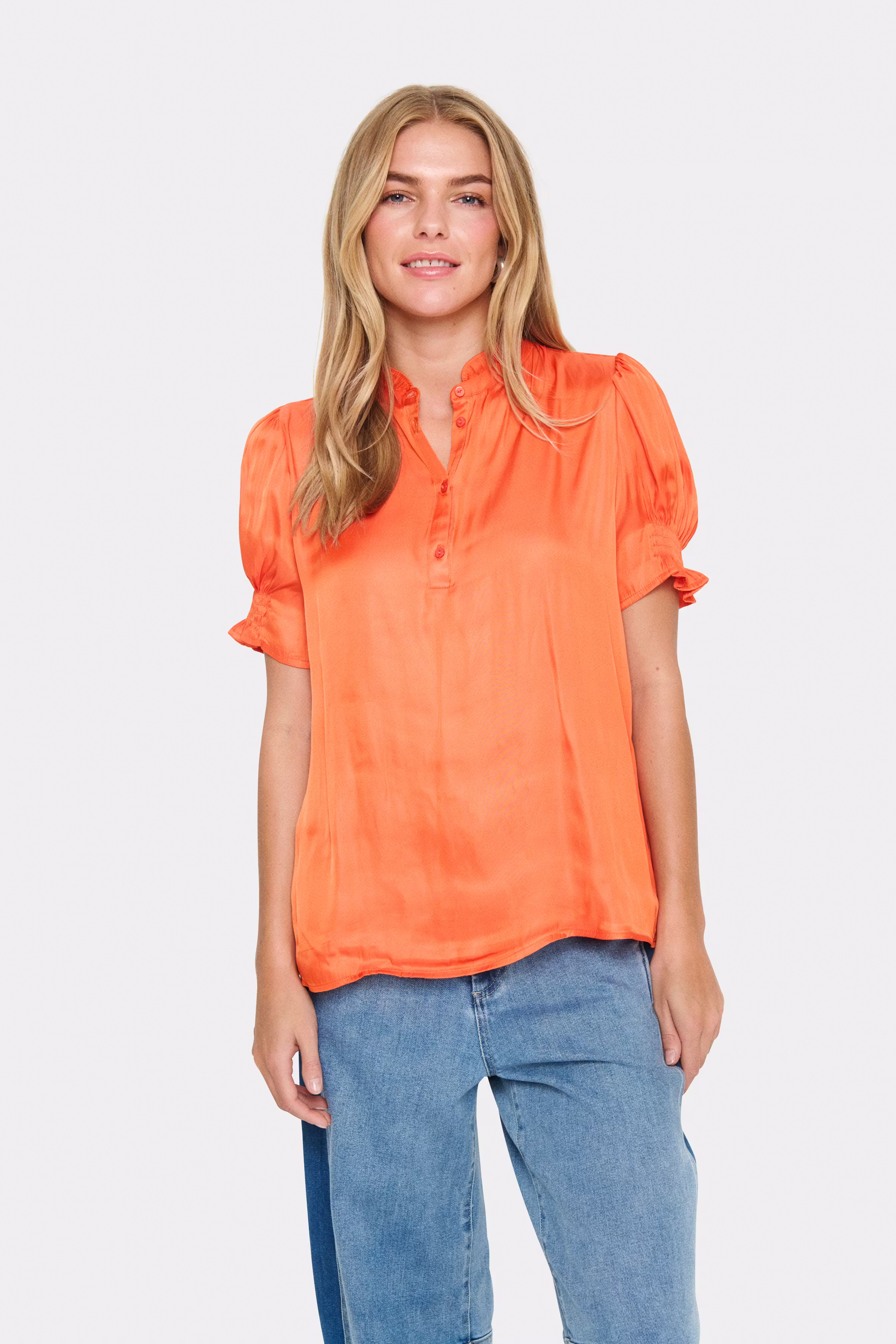 VeeniSZ Skjorte LOOKBOOK FRONT 30513165-171456