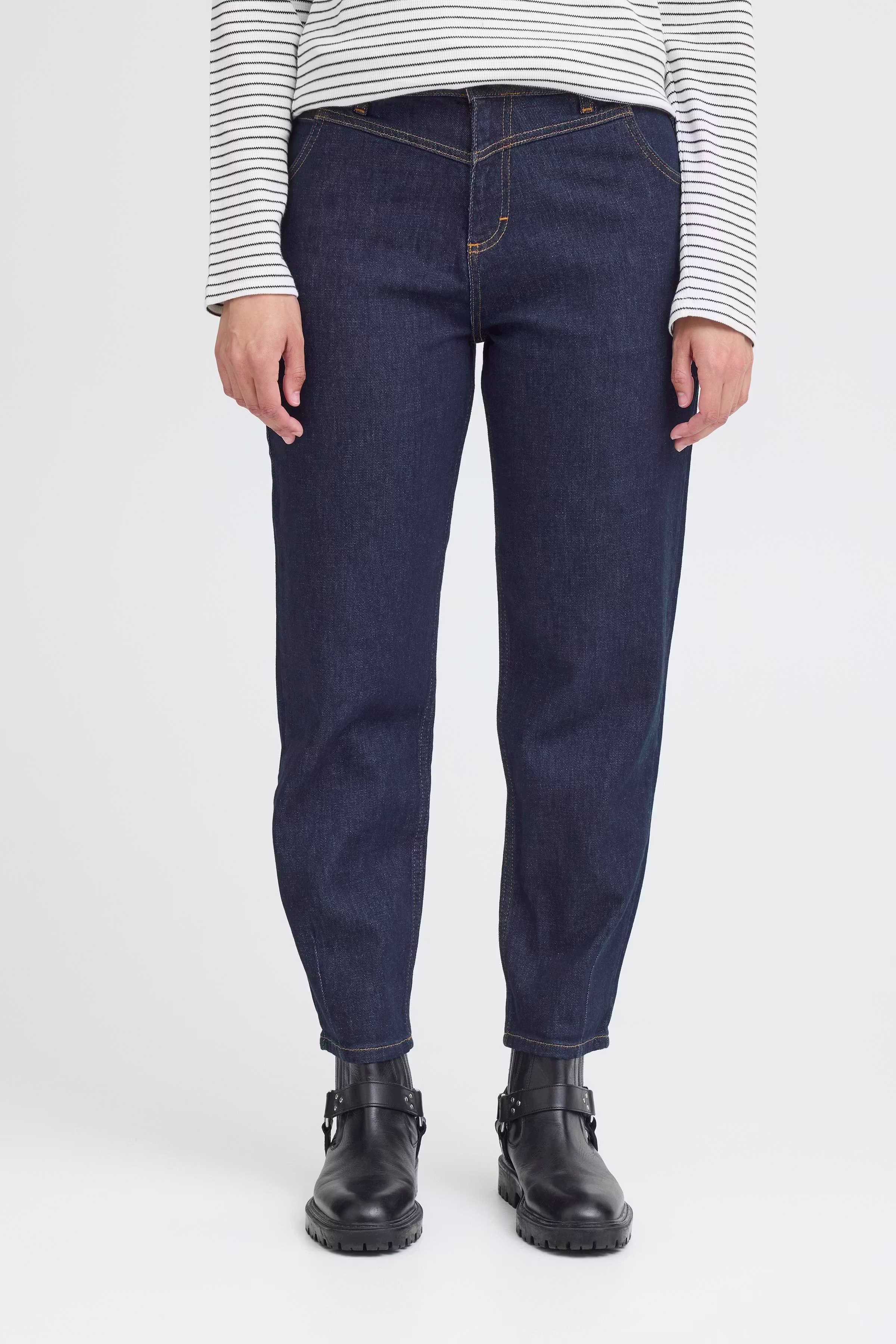 PZLIRA UHW Jeans Tapered Leg LOOKBOOK FRONT 50209032-202124