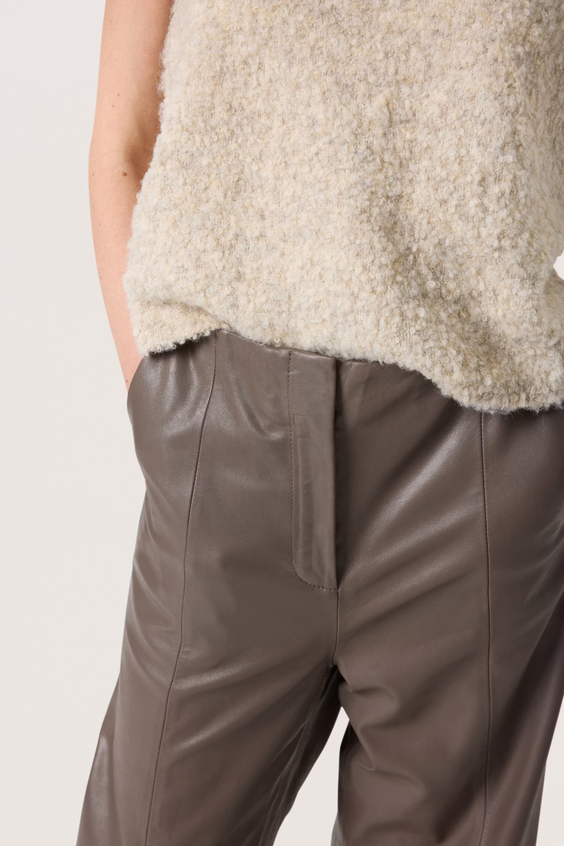 SLOlicia Trousers LOOKBOOK DETAIL 30407046-190808