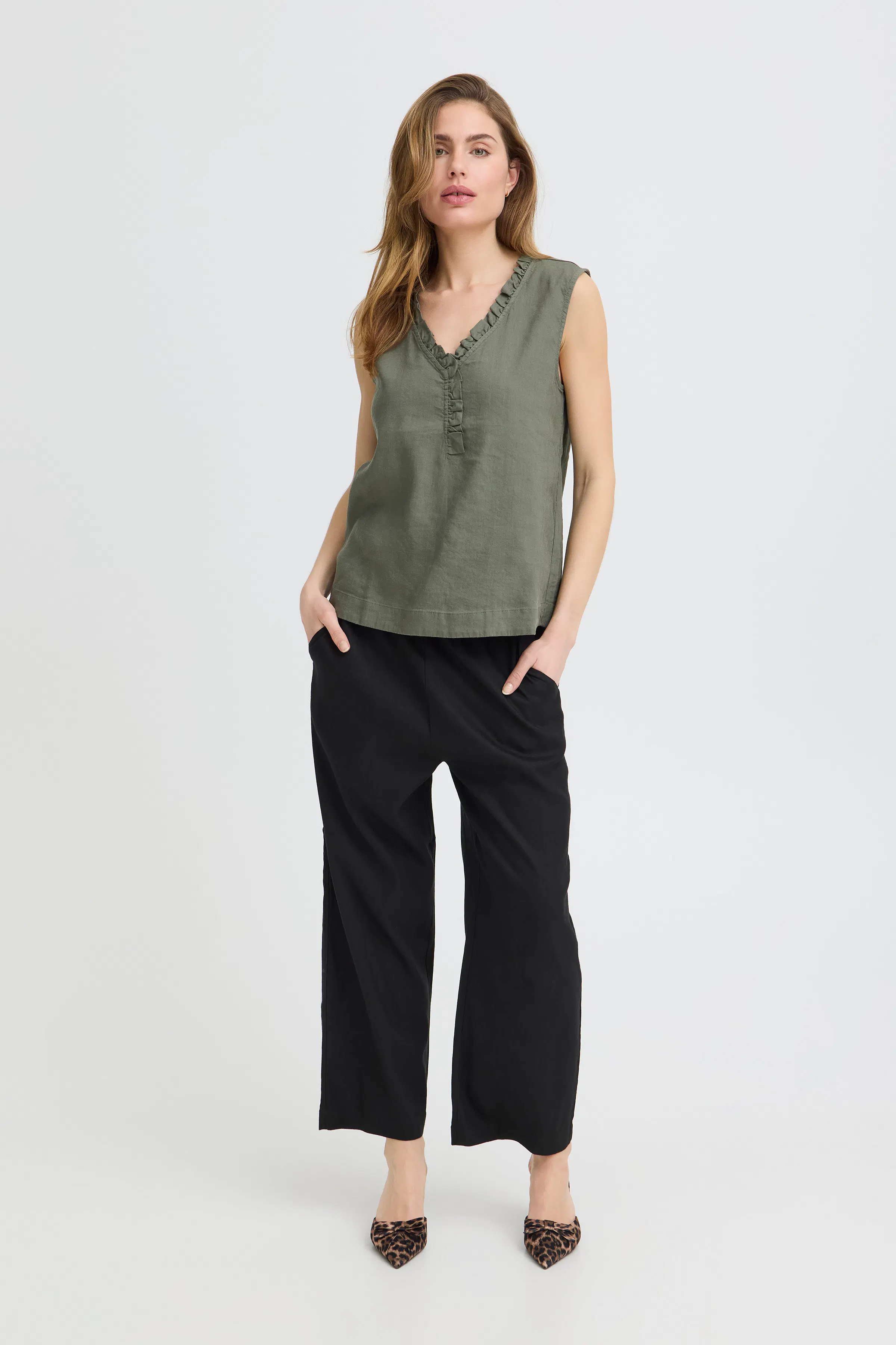 PZLUCA Bukser LOOKBOOK FRONT 50210435-193911
