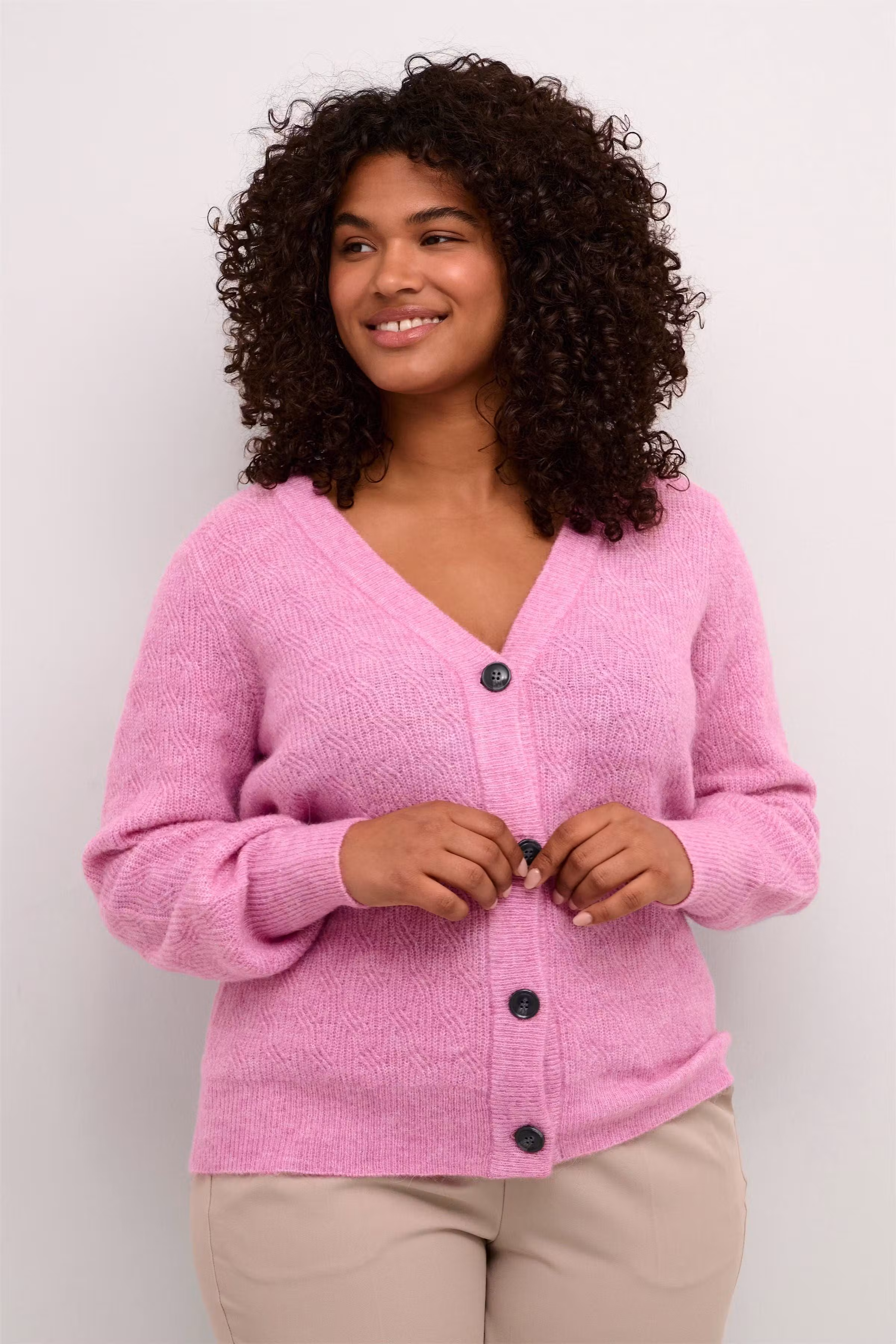 KCella Cardigan LOOKBOOK FRONT 10581974-1631181