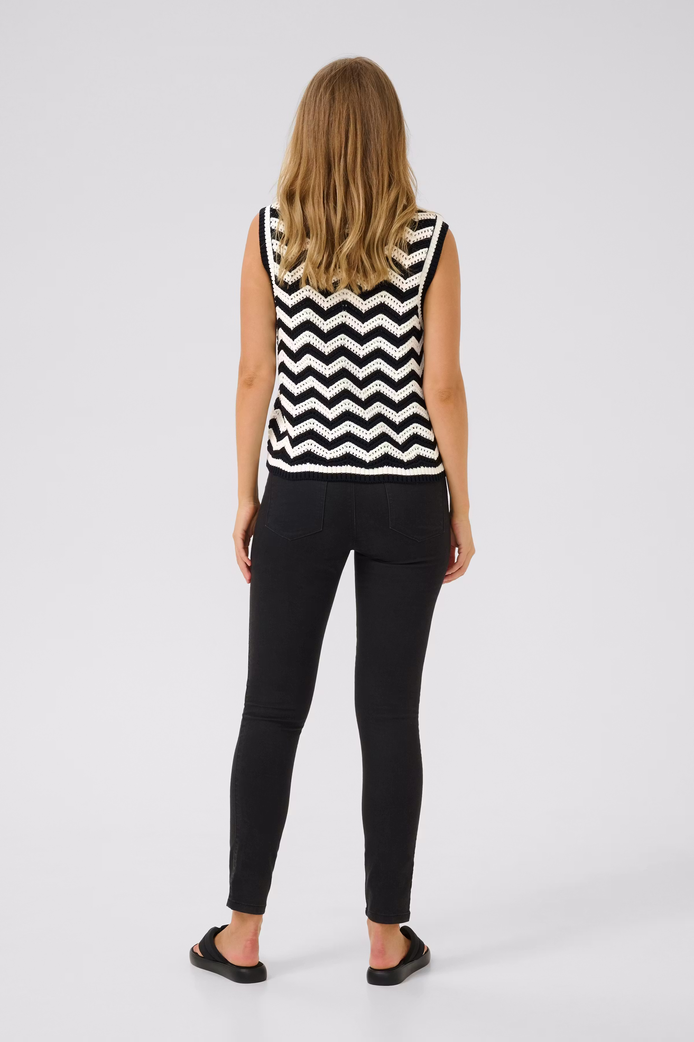 KAlaina Pullunder LOOKBOOK BACK 10509940-107435