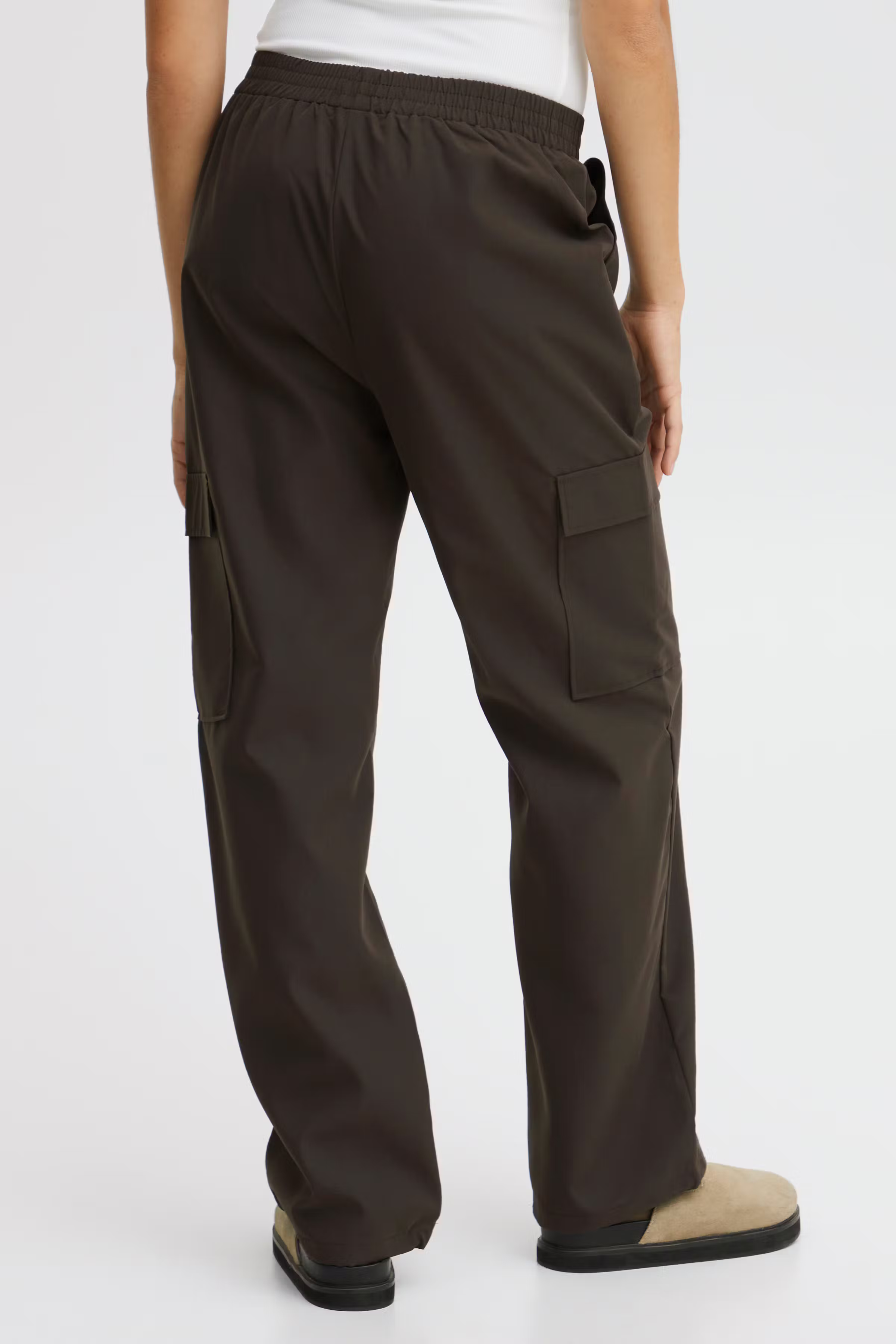 IXKECIA Pantalon LOOKBOOK BACK 20118992-190915