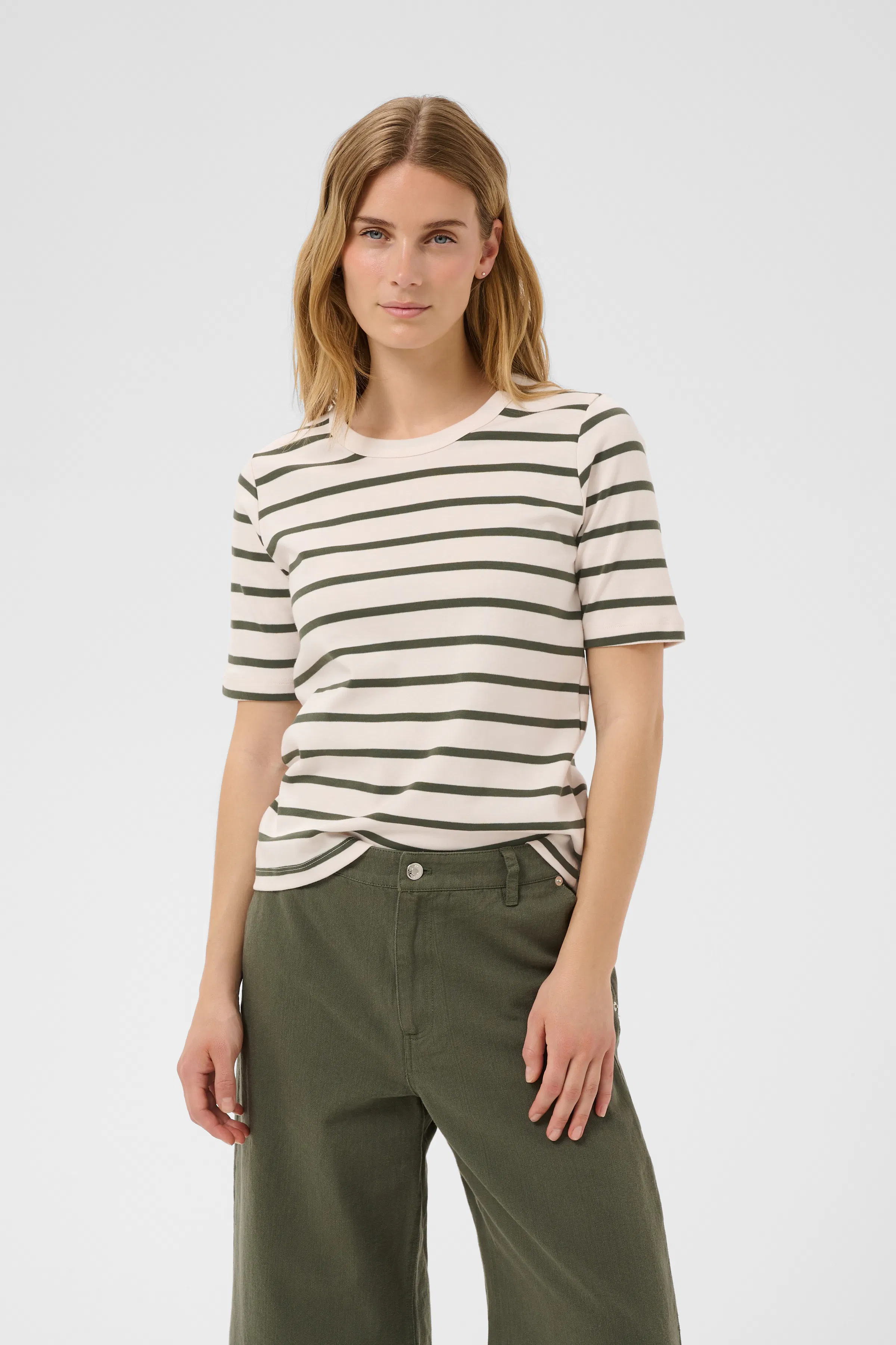 RatanaPW T-shirt LOOKBOOK FRONT 30309870-305440