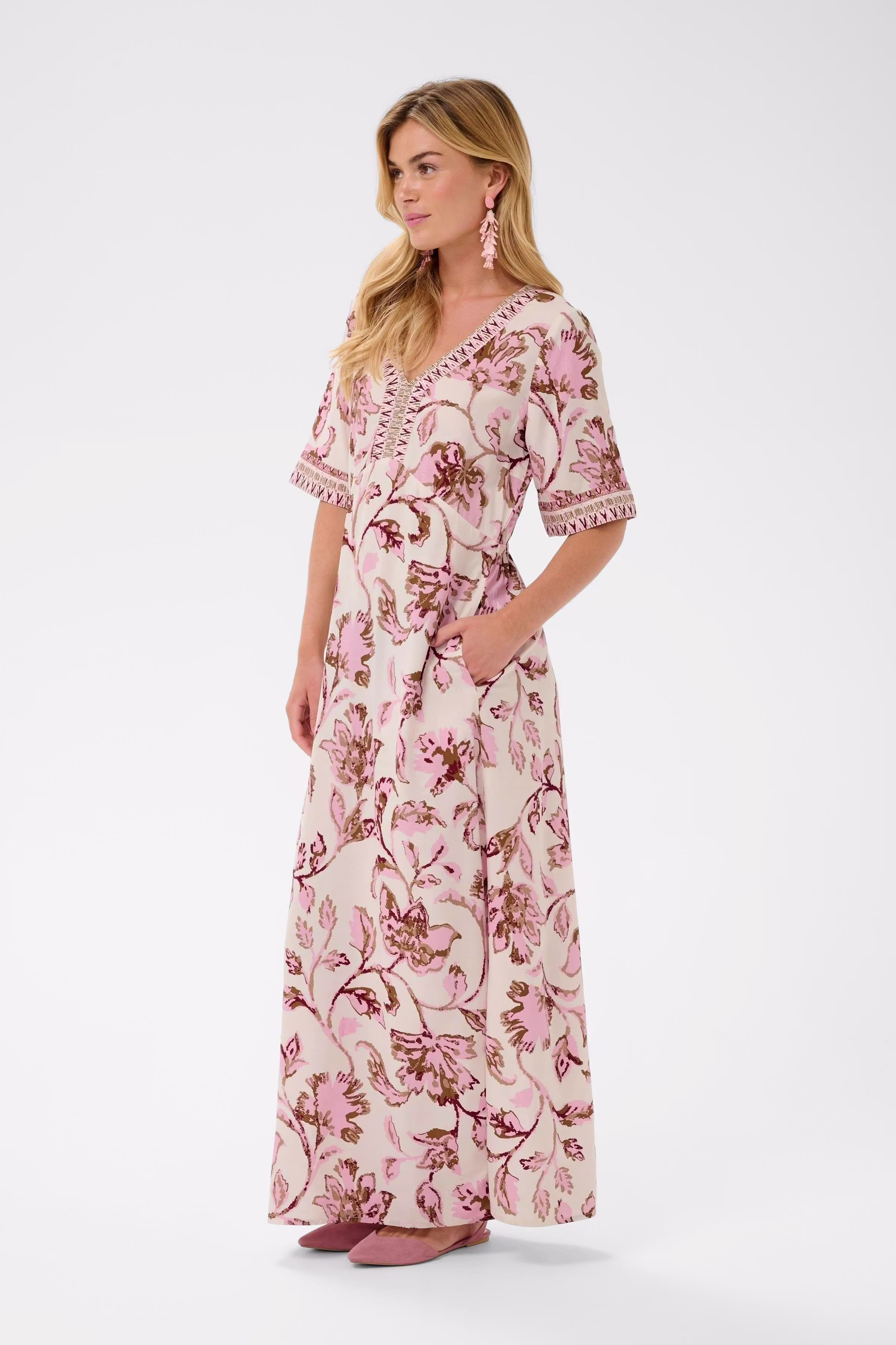 CRTiah Kleid LOOKBOOK FRONT 10614884-109215