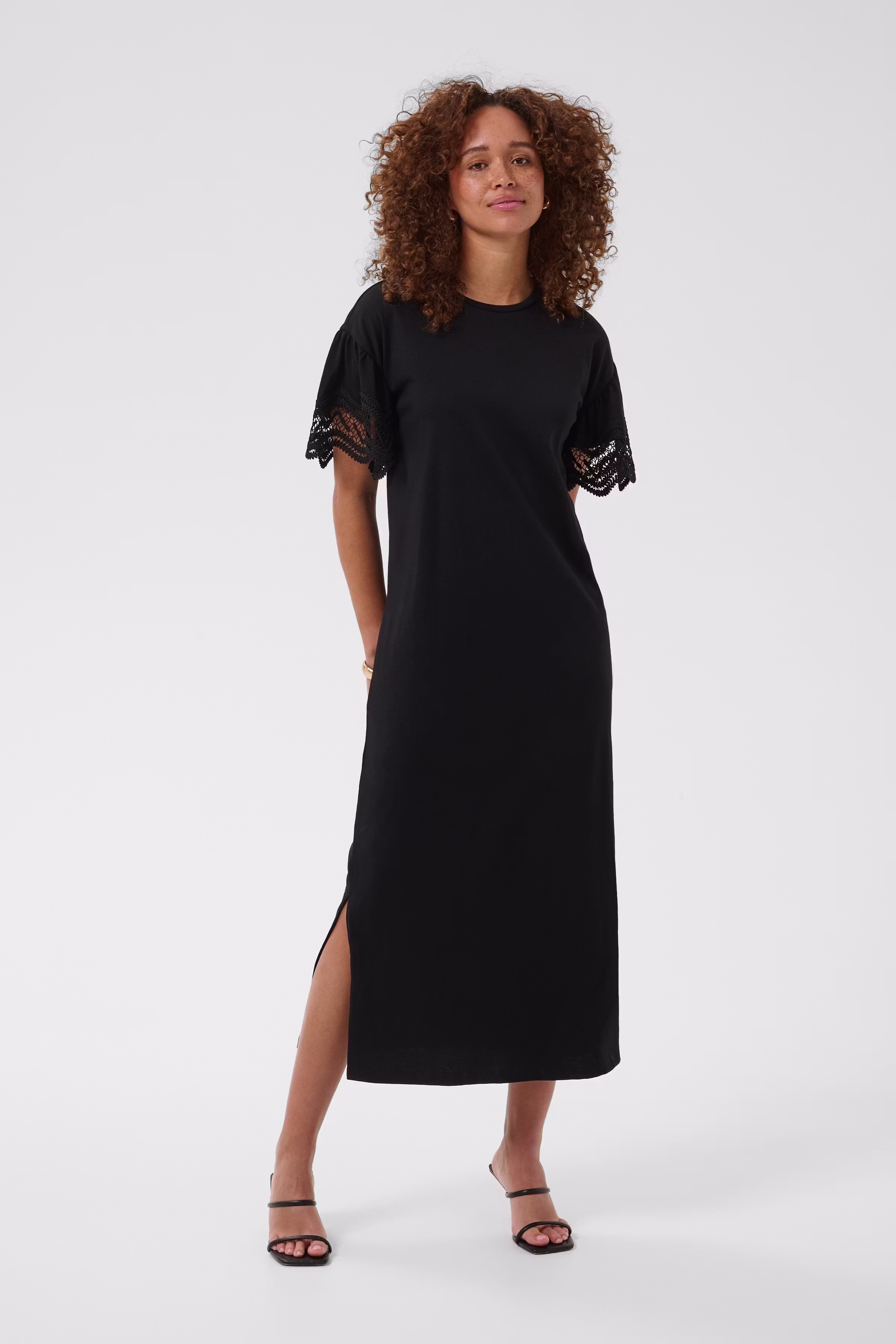 KAhermia Robe LOOKBOOK FRONT 10511818-100121