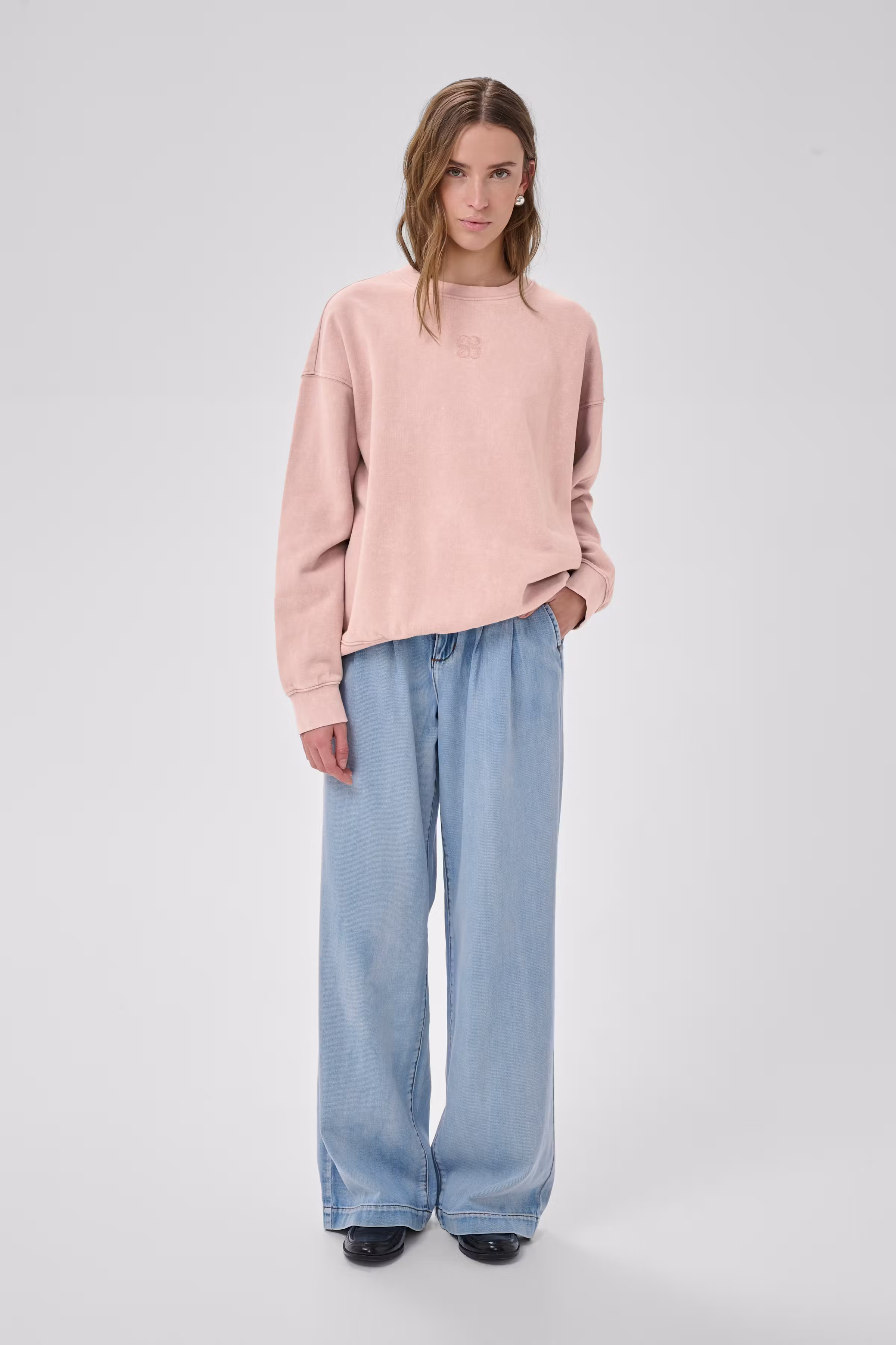 DiegoMW Sweatshirt LOOKBOOK FRONT 10704891-109263