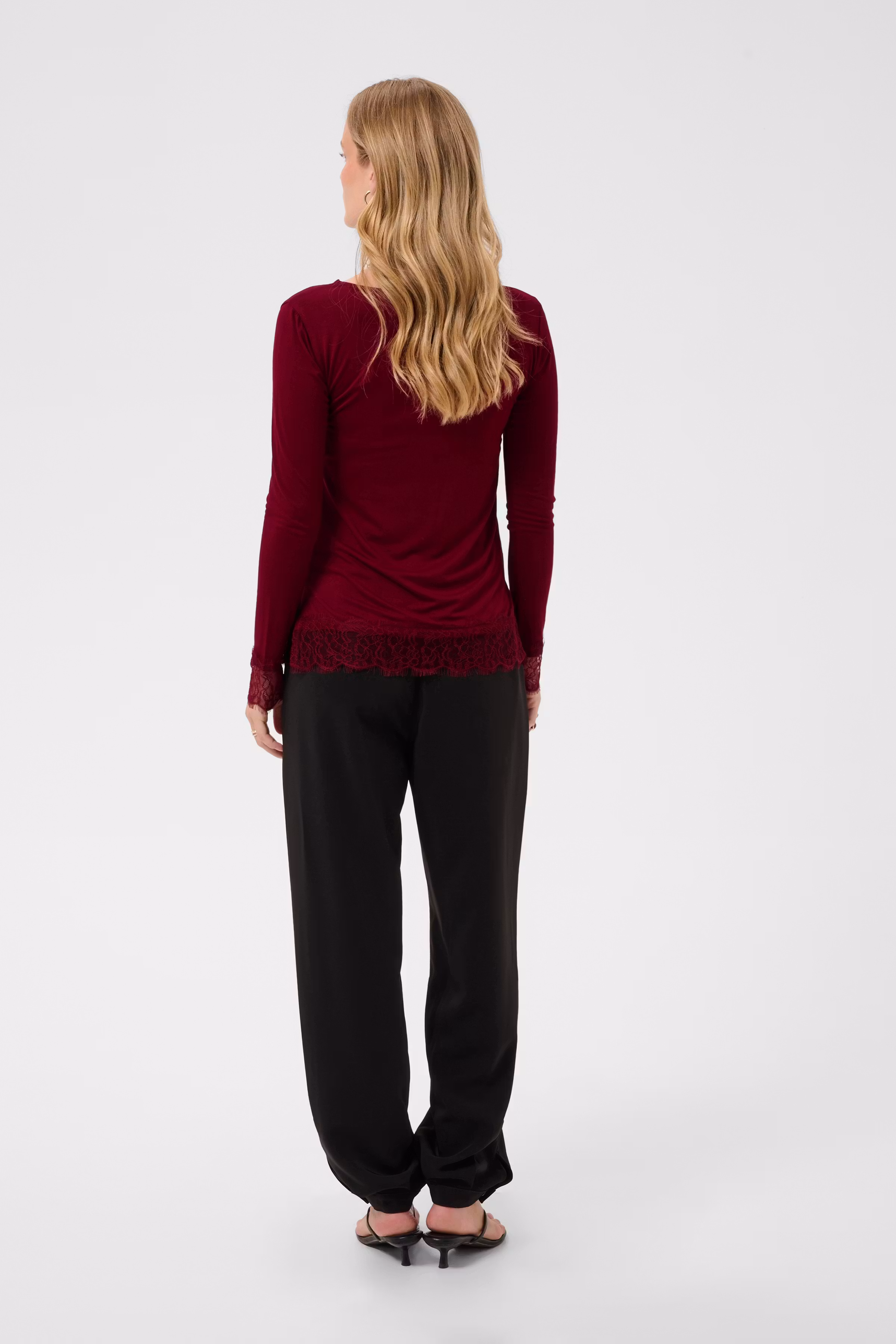 CRAlvaia Top LOOKBOOK BACK 10615771-191724