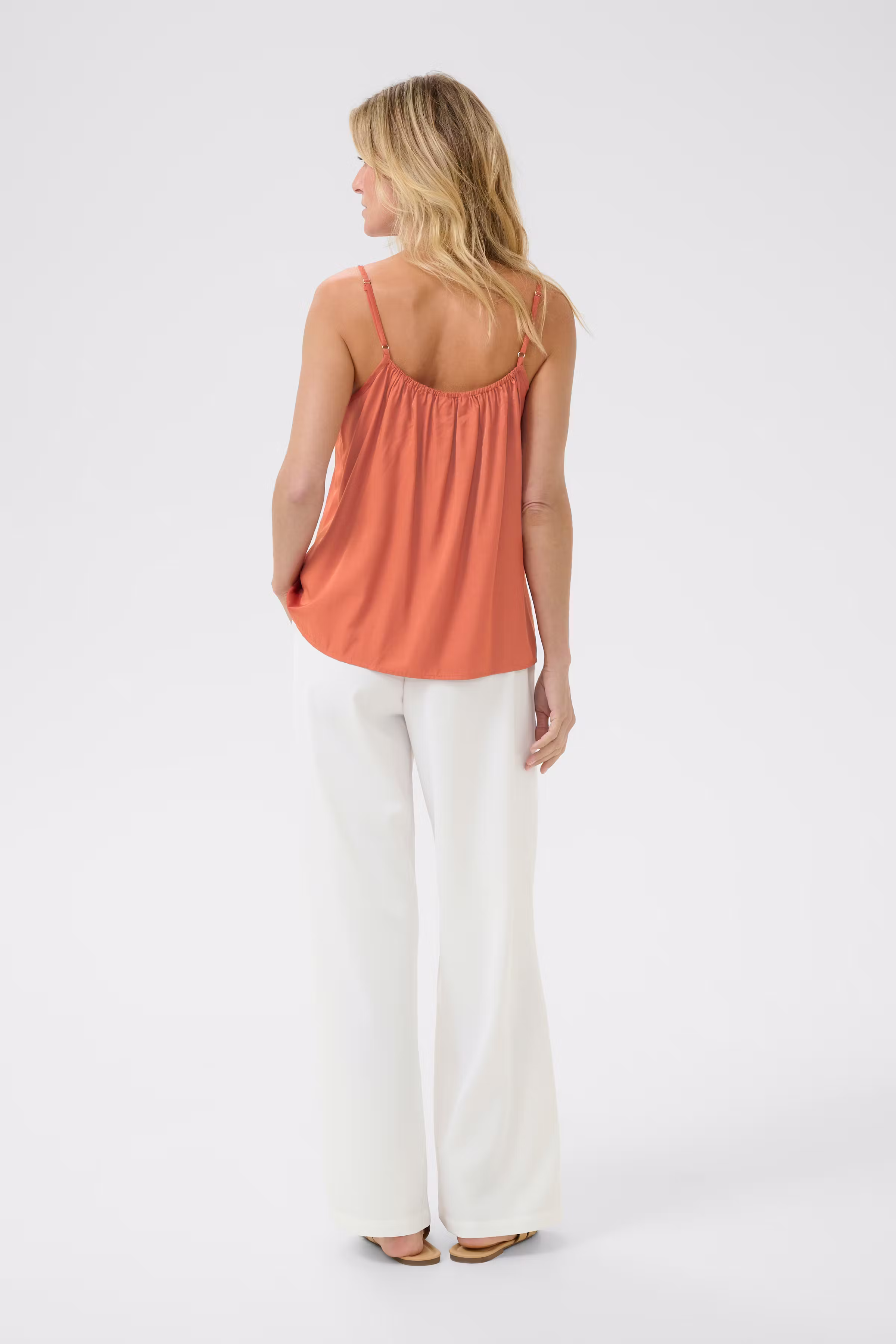 CRAnna Top LOOKBOOK BACK 10611224-181346