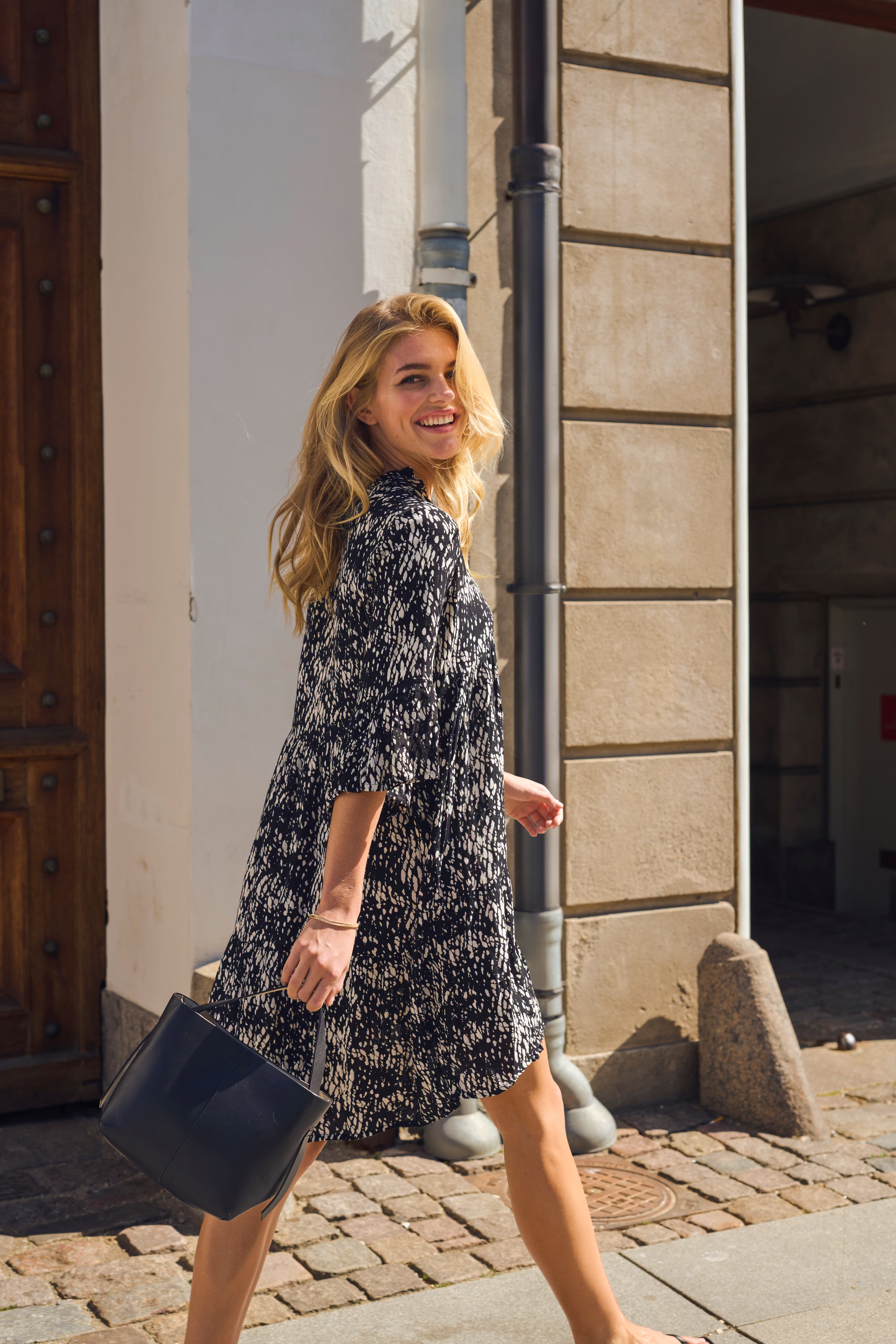 KAhera Kjole LOCATION NONE 10508259-105799