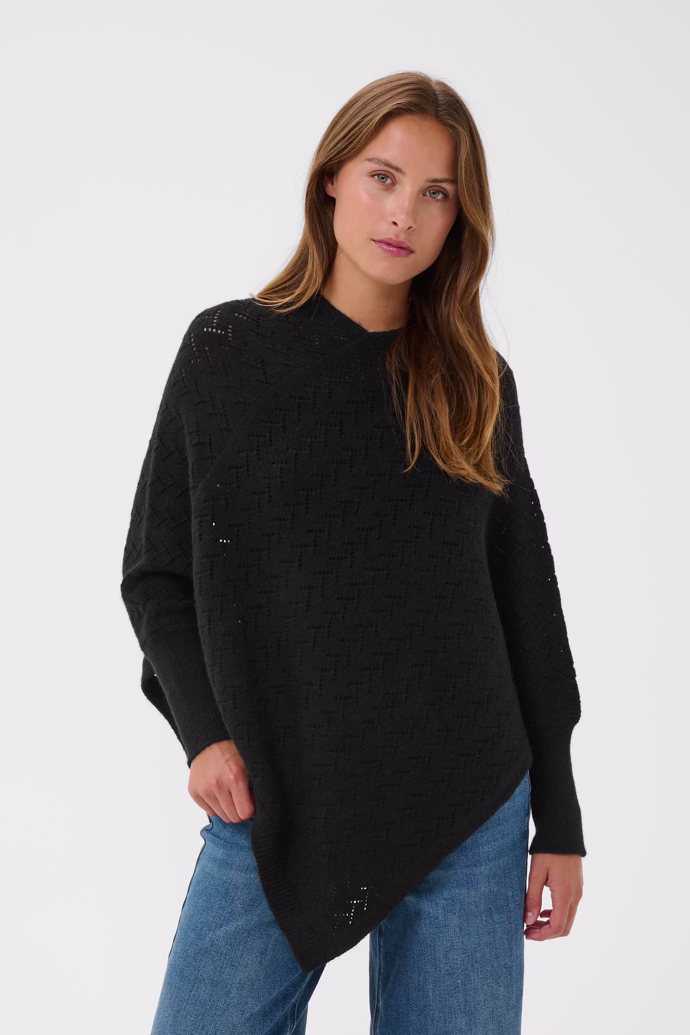 KAoline Poncho LOOKBOOK FRONT 10510915-100121