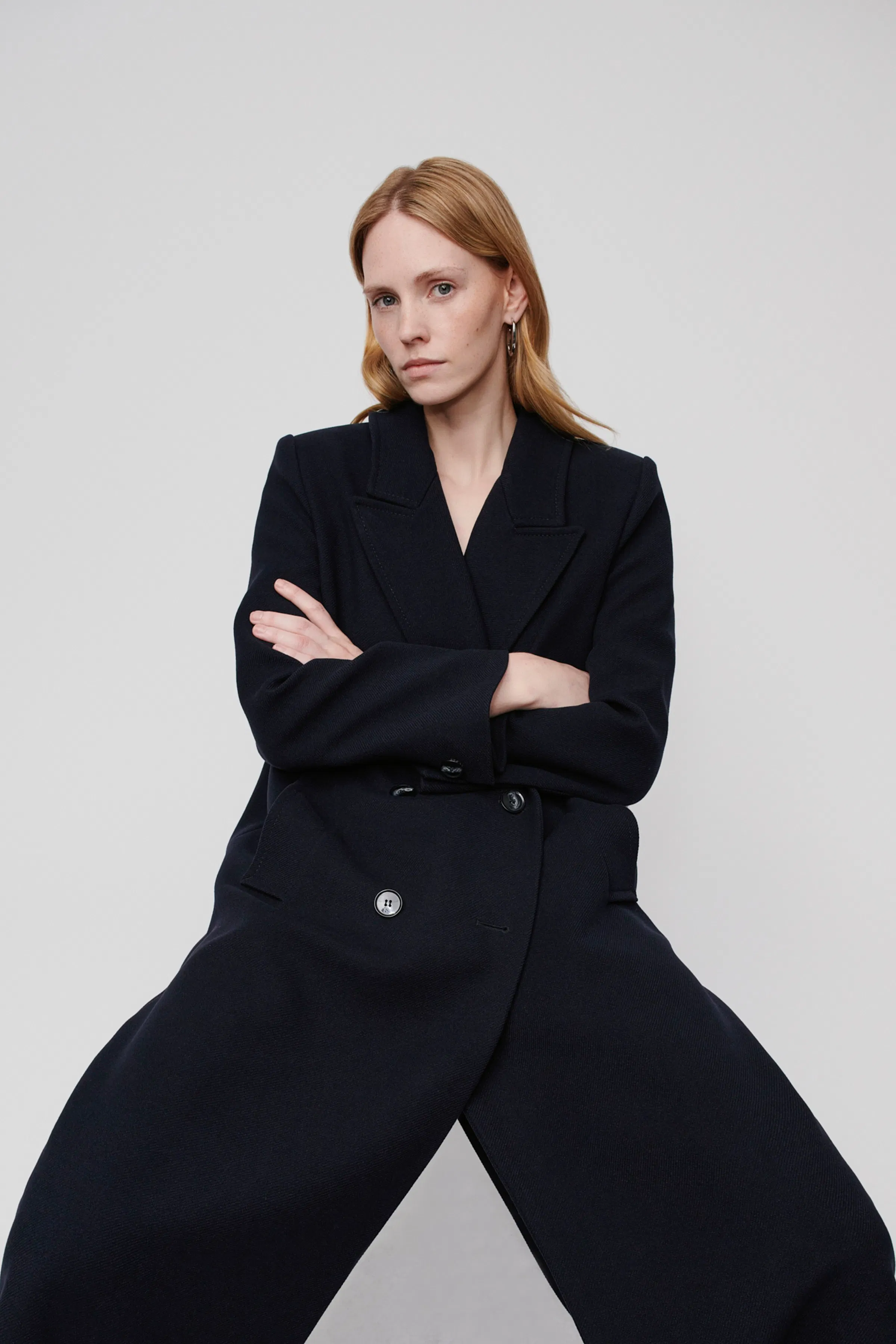 CLEMENCE Mantel LOOKBOOK FRONT 30600180-BL900