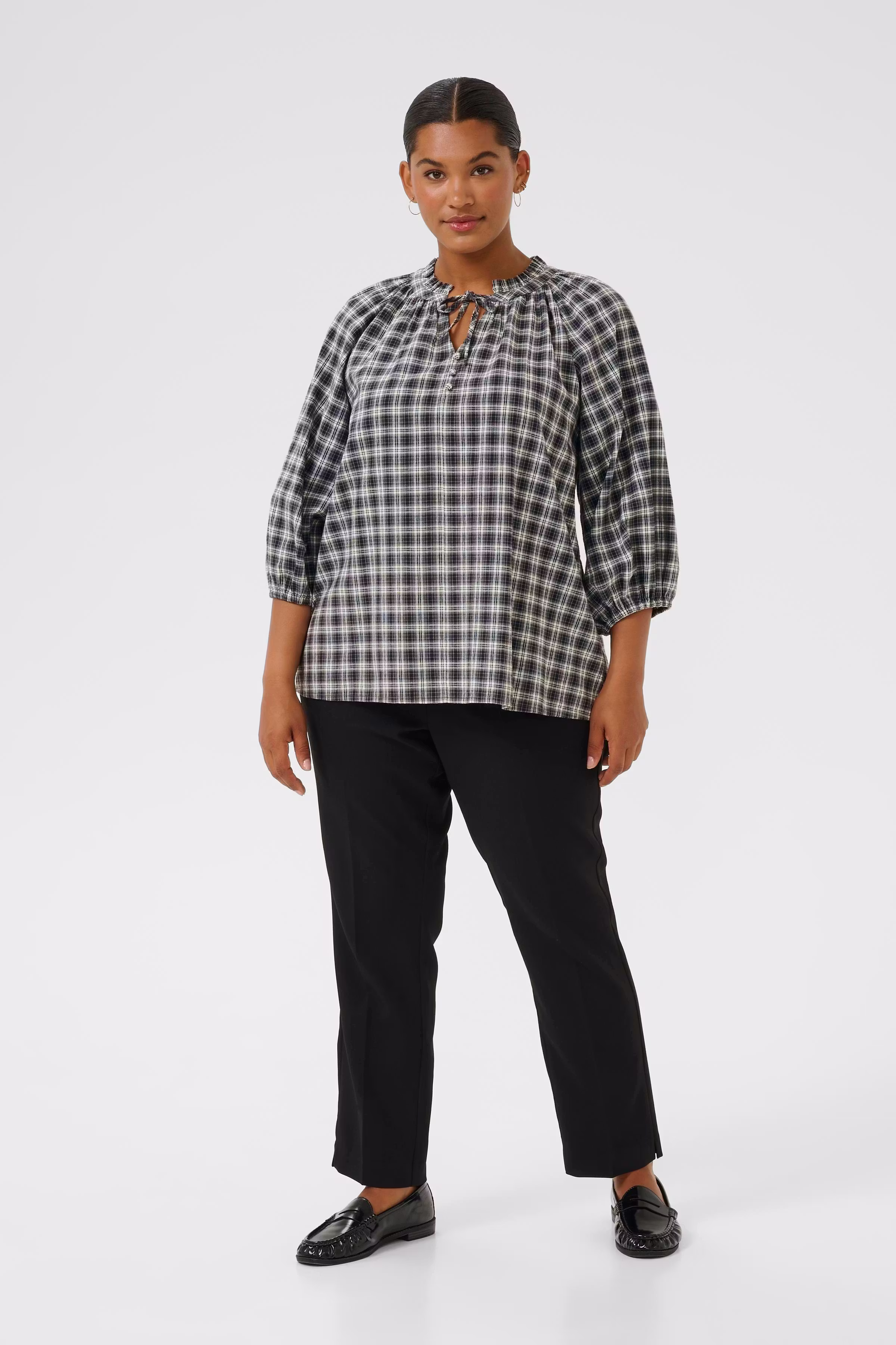 KCelina Bluse LOOKBOOK FRONT 10583644-108369