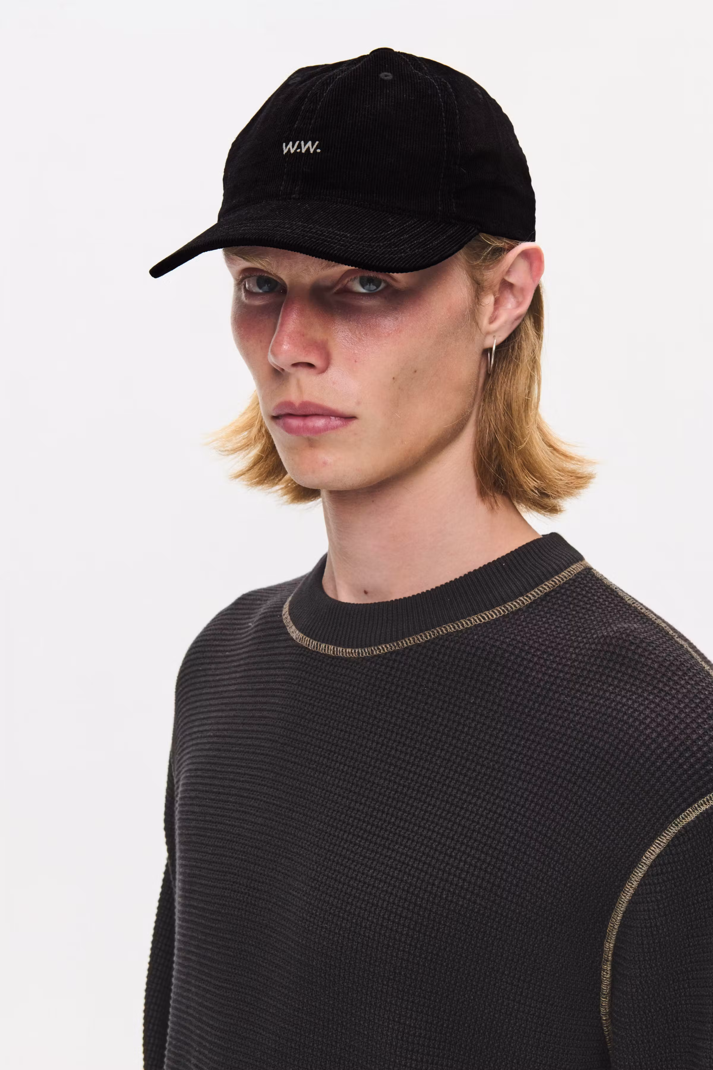 WWW.W. Cap LOOKBOOK DETAIL 30252251-303700