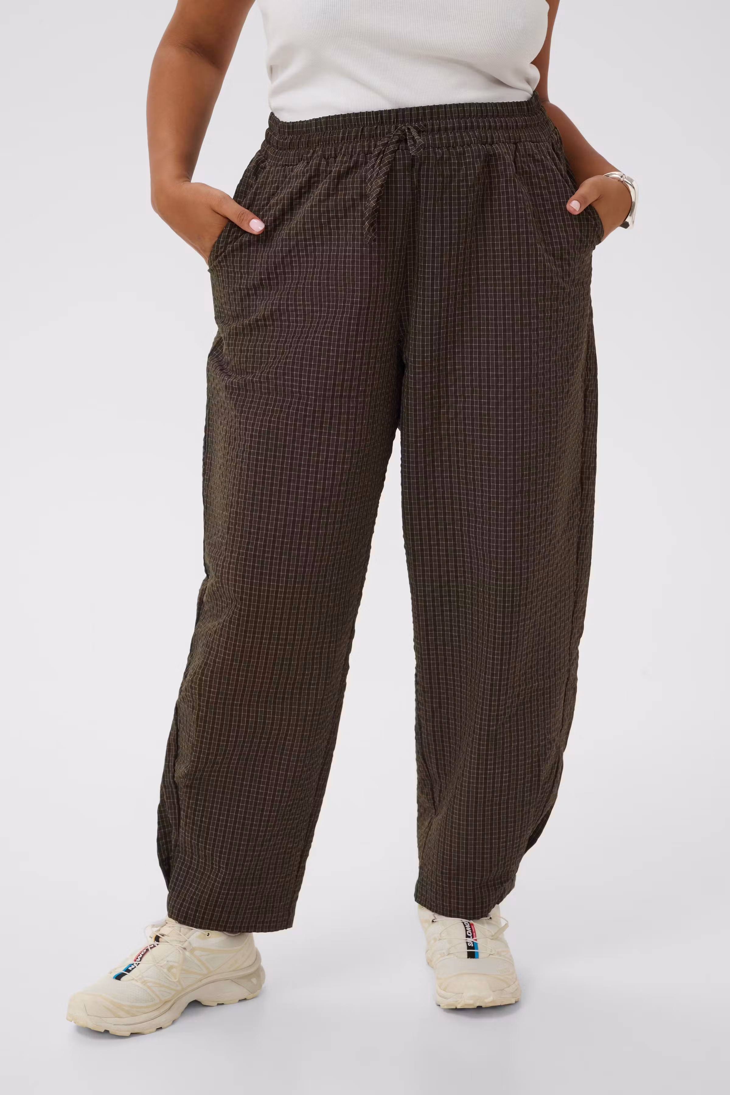 KCmianna Hose LOOKBOOK FRONT 10584944-1000775